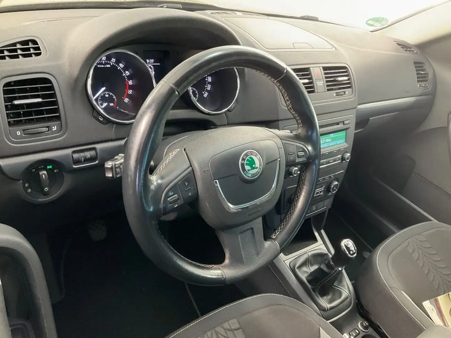 Skoda Yeti Yeti 2.0 TDI4x4 Adventure Marrone - 2