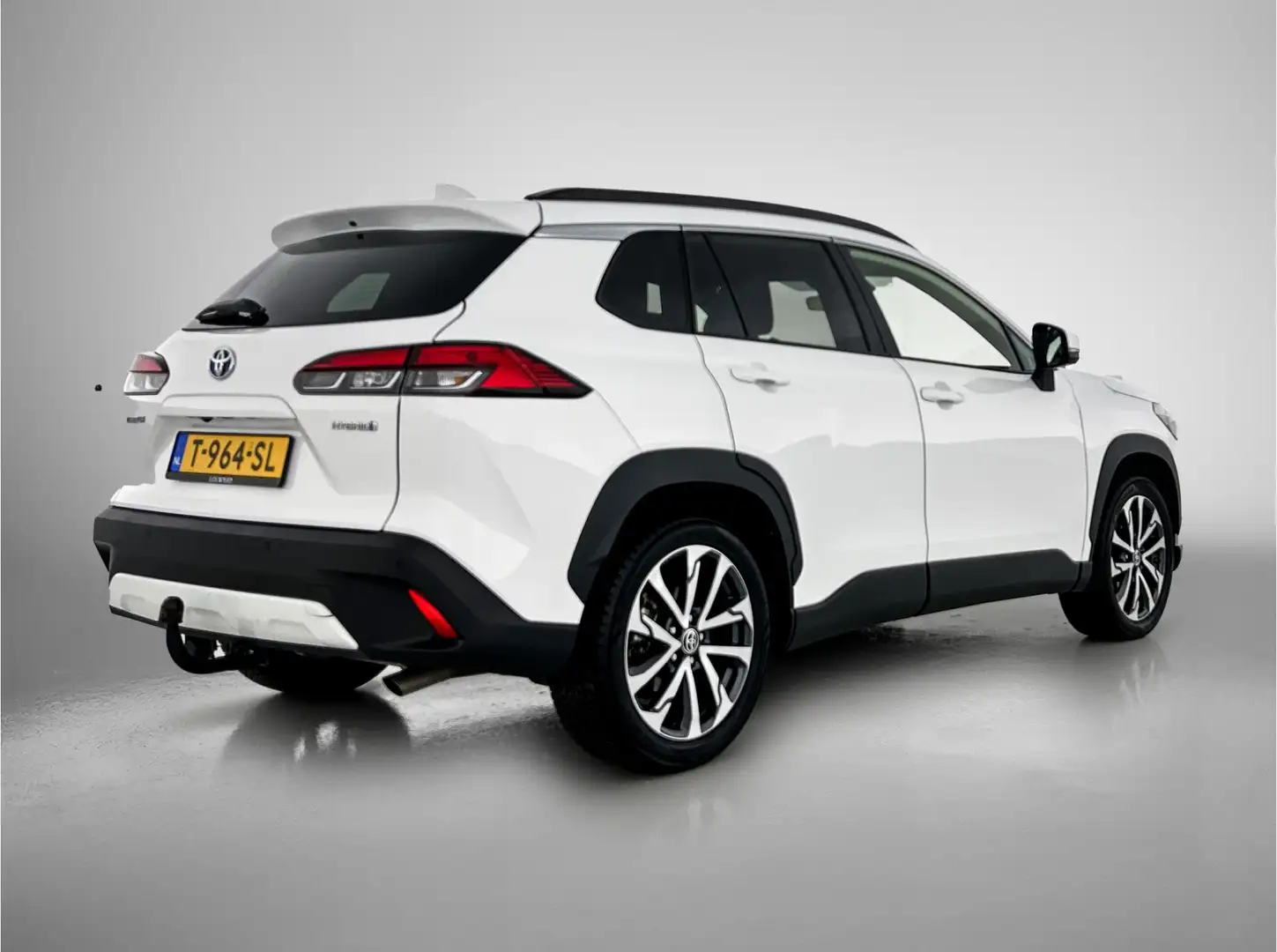Toyota Corolla Cross 2.0 High Power Hybrid First Edition | Navigatie | Wit - 2
