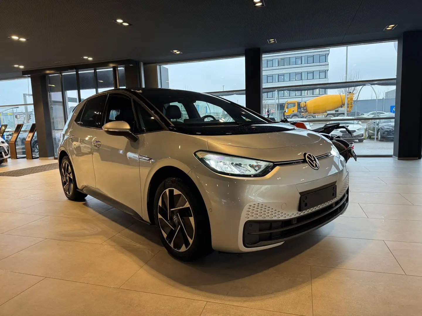 Volkswagen ID.3 Pro Performance Go 150 kW Silber - 2
