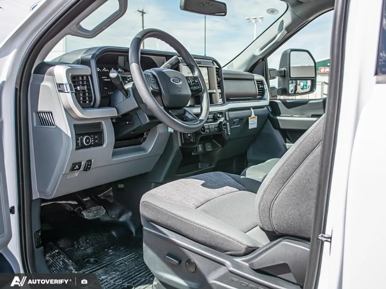 Ford F-550 Super Duty снимка Ford F-550 Super Duty