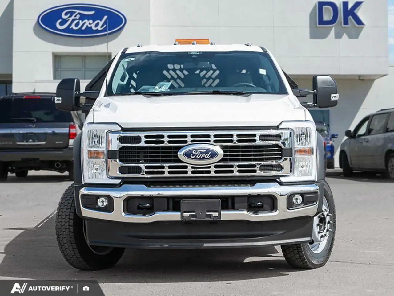 Ford F-550 Super Duty снимка Ford F-550 Super Duty