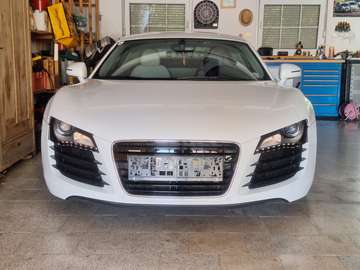 Coupé 4,2 quattro R tronic