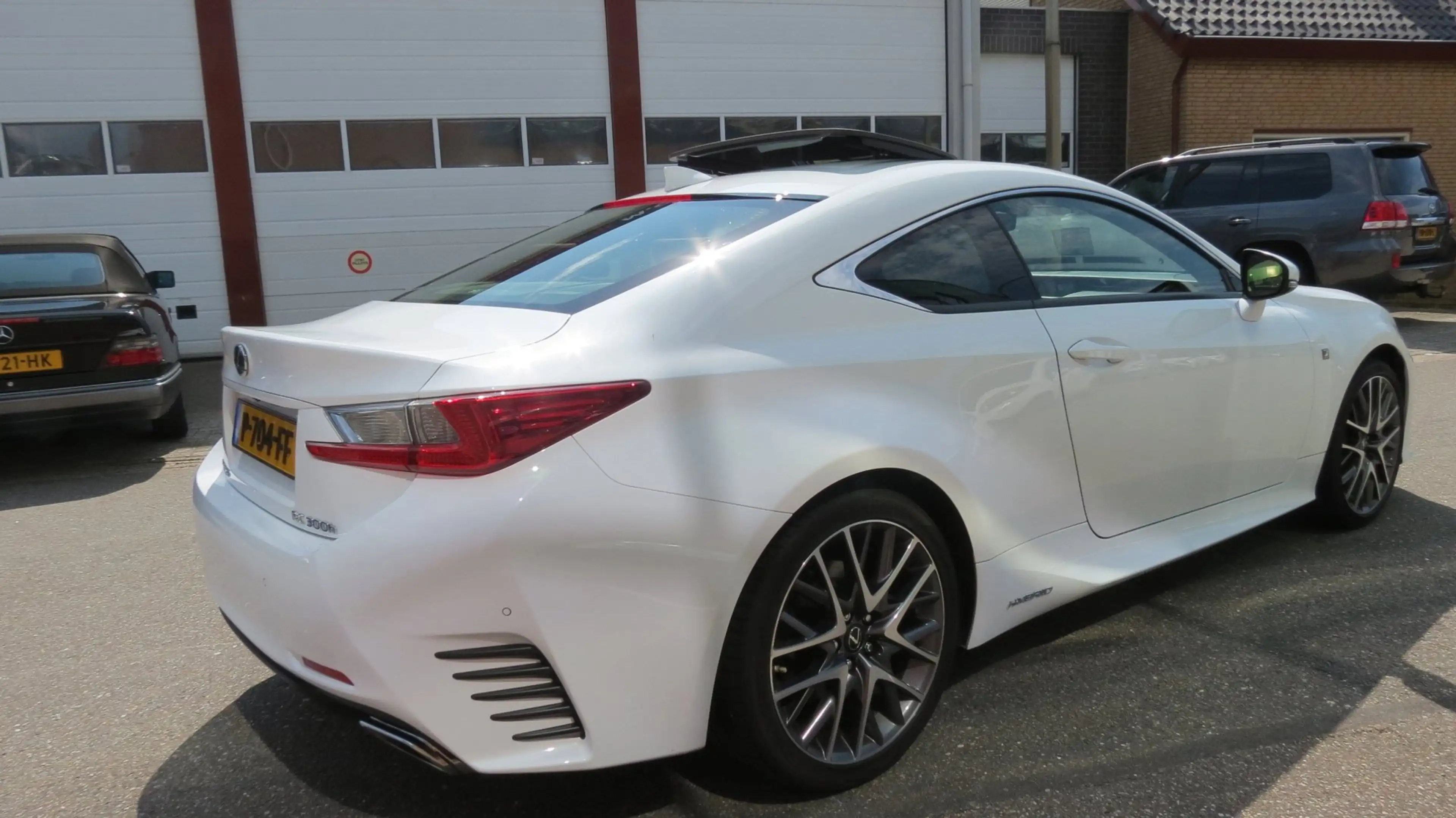 Lexus RC 300h F SPORT Line — photo 4