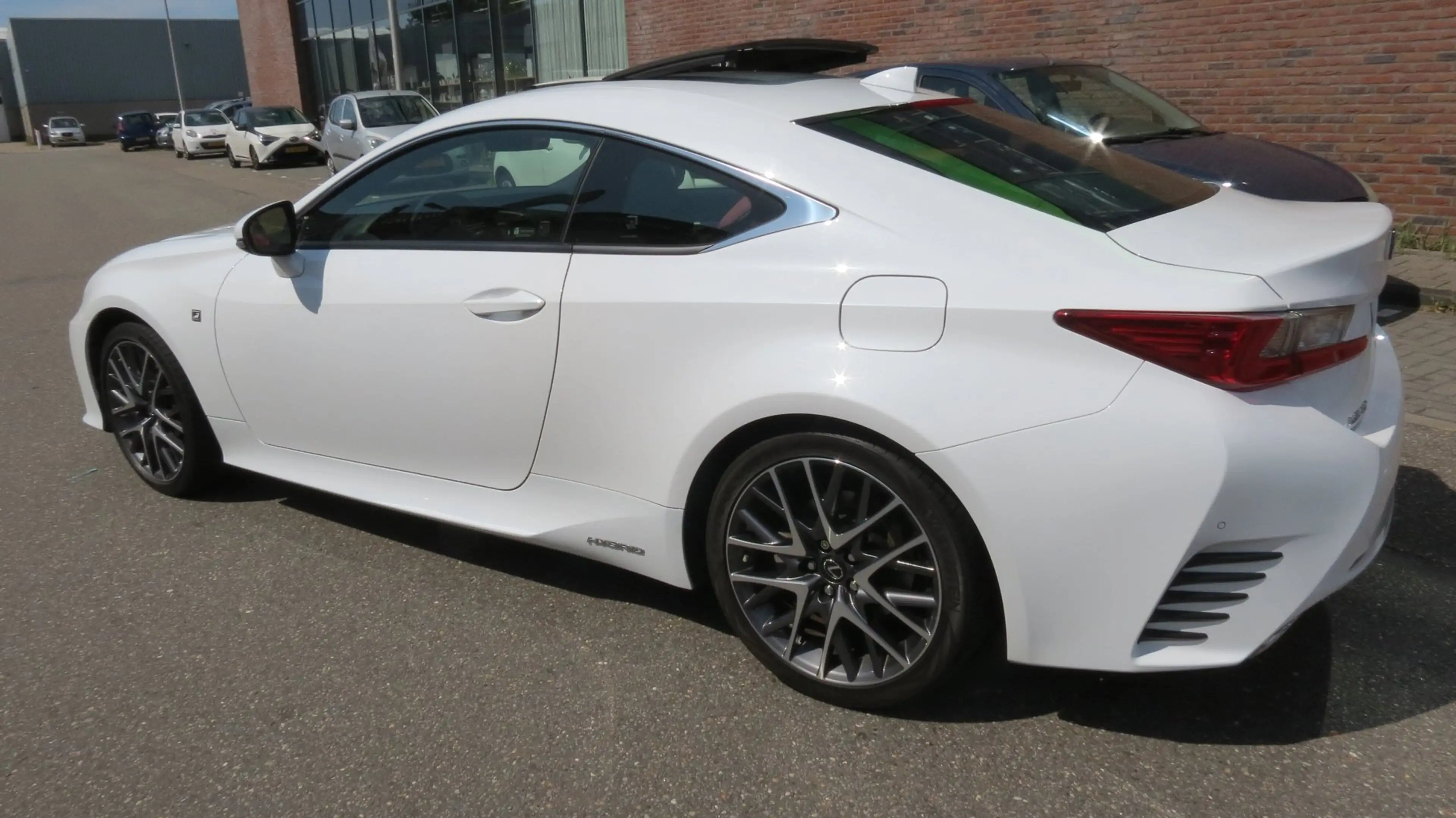 Lexus RC 300h F SPORT Line — photo 6