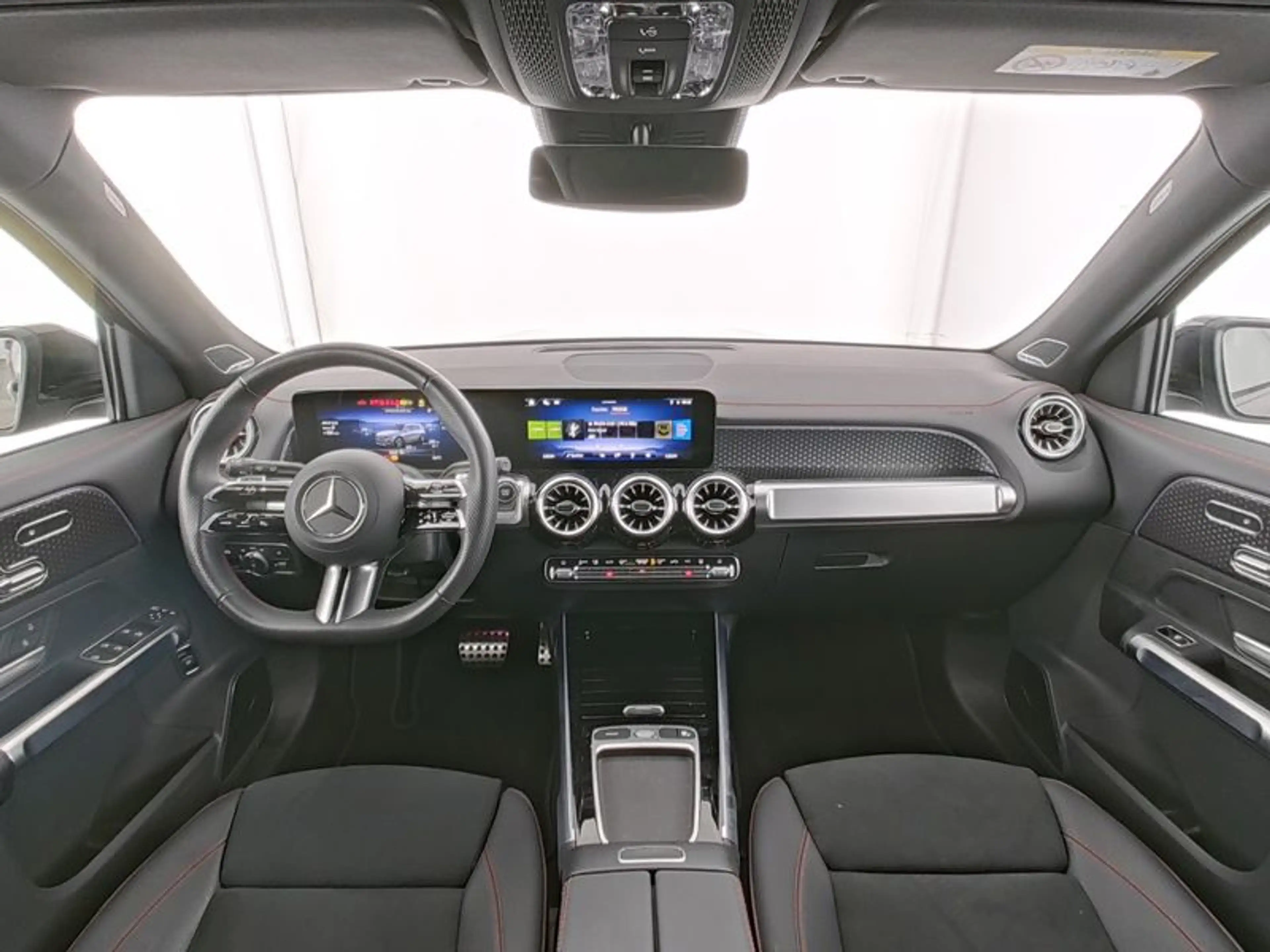 Mercedes-Benz EQB 300 4M AMG-Sport/Pano/Burm/Night/Memo/20' — photo 6