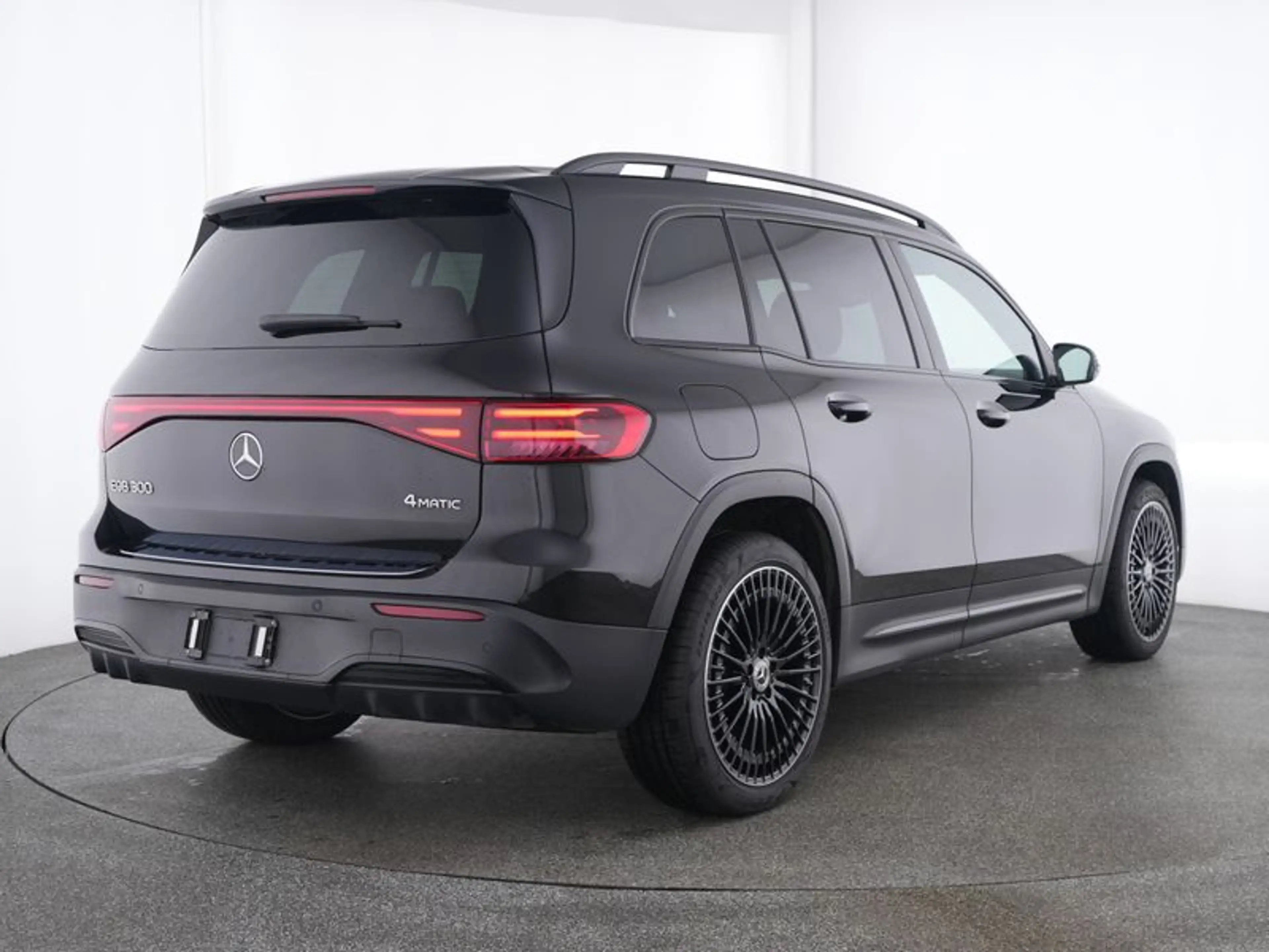 Mercedes-Benz EQB 300 4M AMG-Sport/Pano/Burm/Night/Memo/20' — photo 3