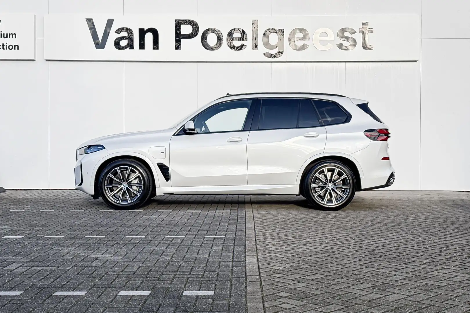 BMW X5 xDrive50e Travel Pack | Innovation Pack | M Sport Weiß - 2