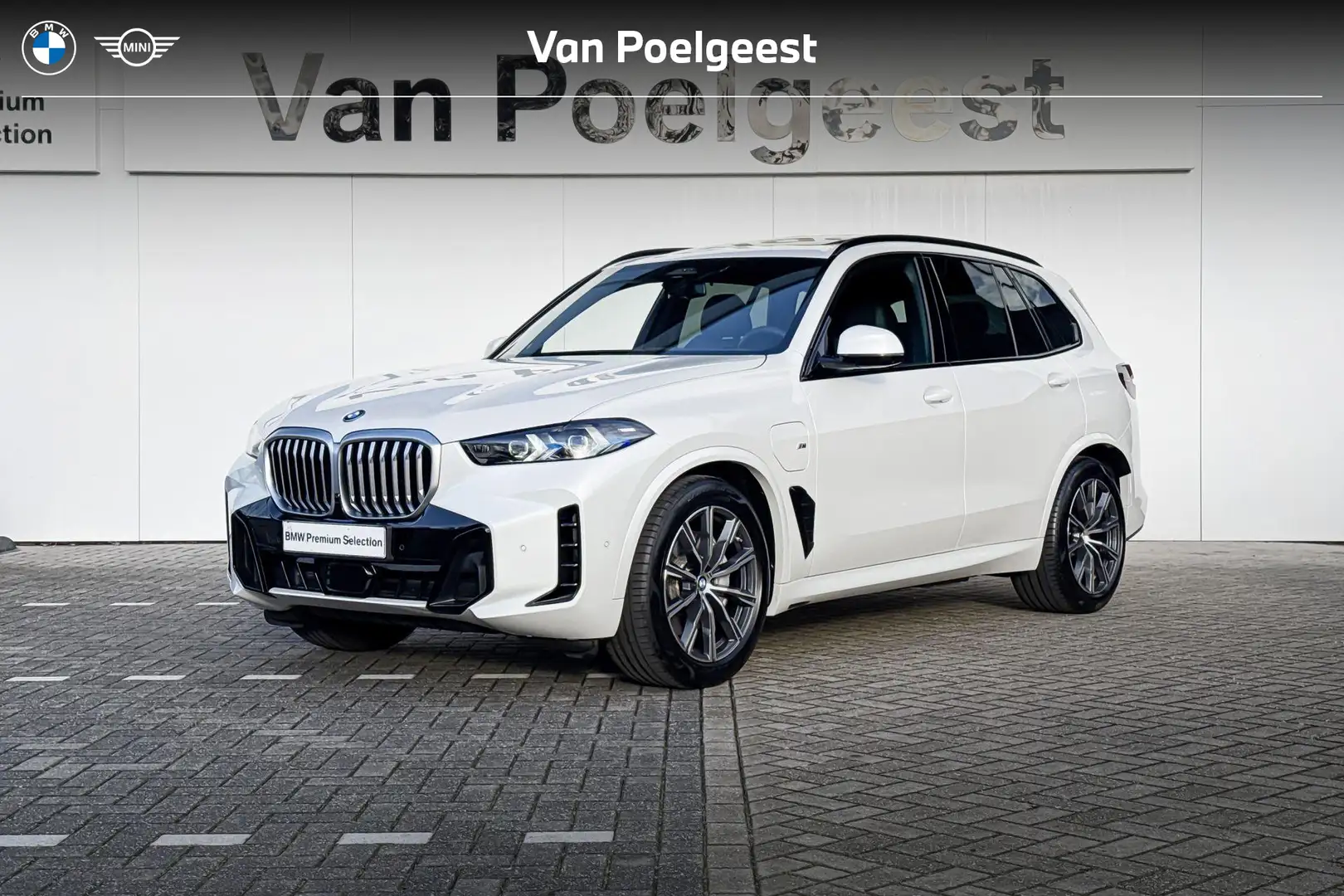 BMW X5 xDrive50e Travel Pack | Innovation Pack | M Sport Weiß - 1