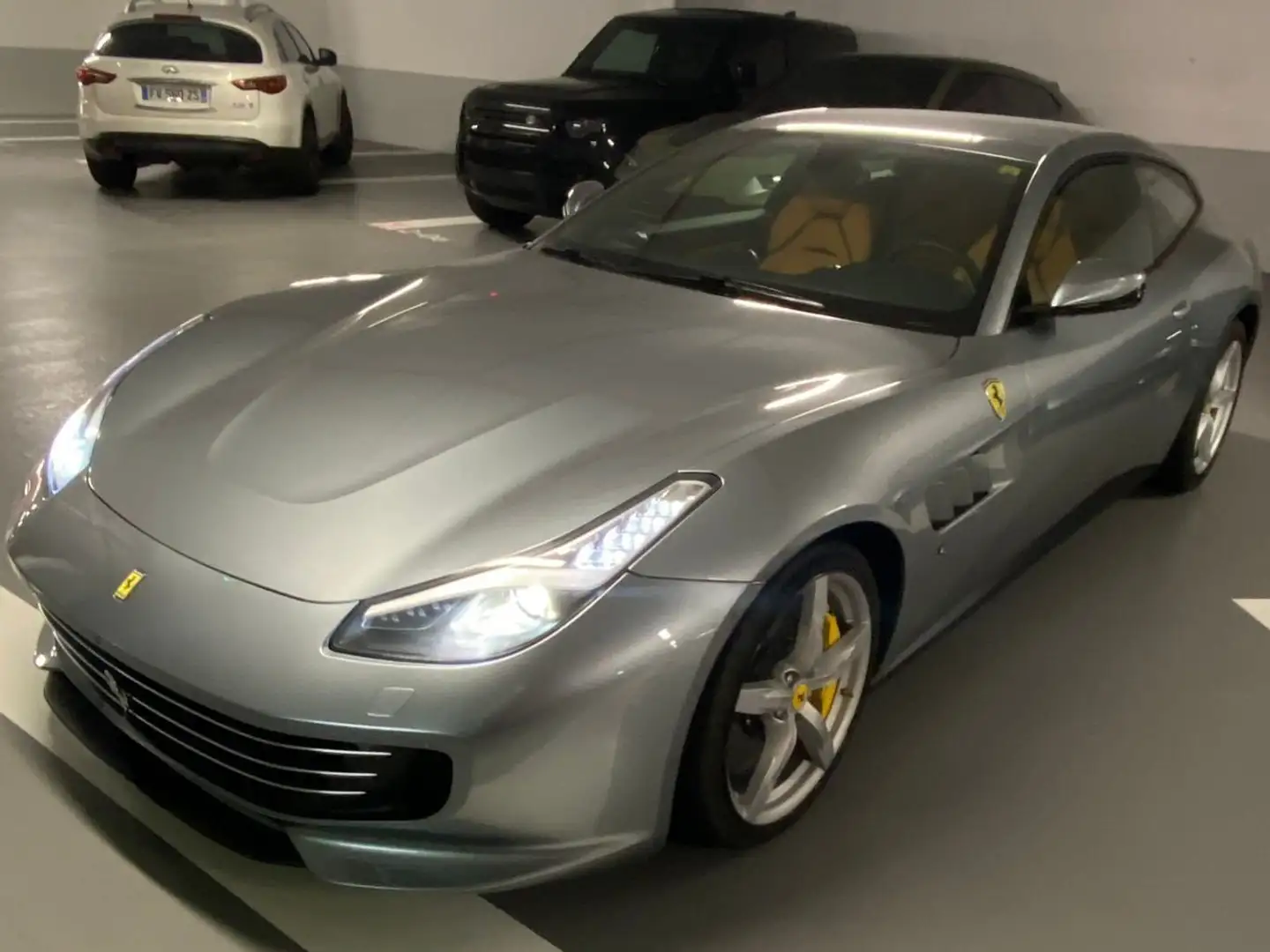 Ferrari GTC4 Lusso V8 3.9 t 610CV Gris - 1