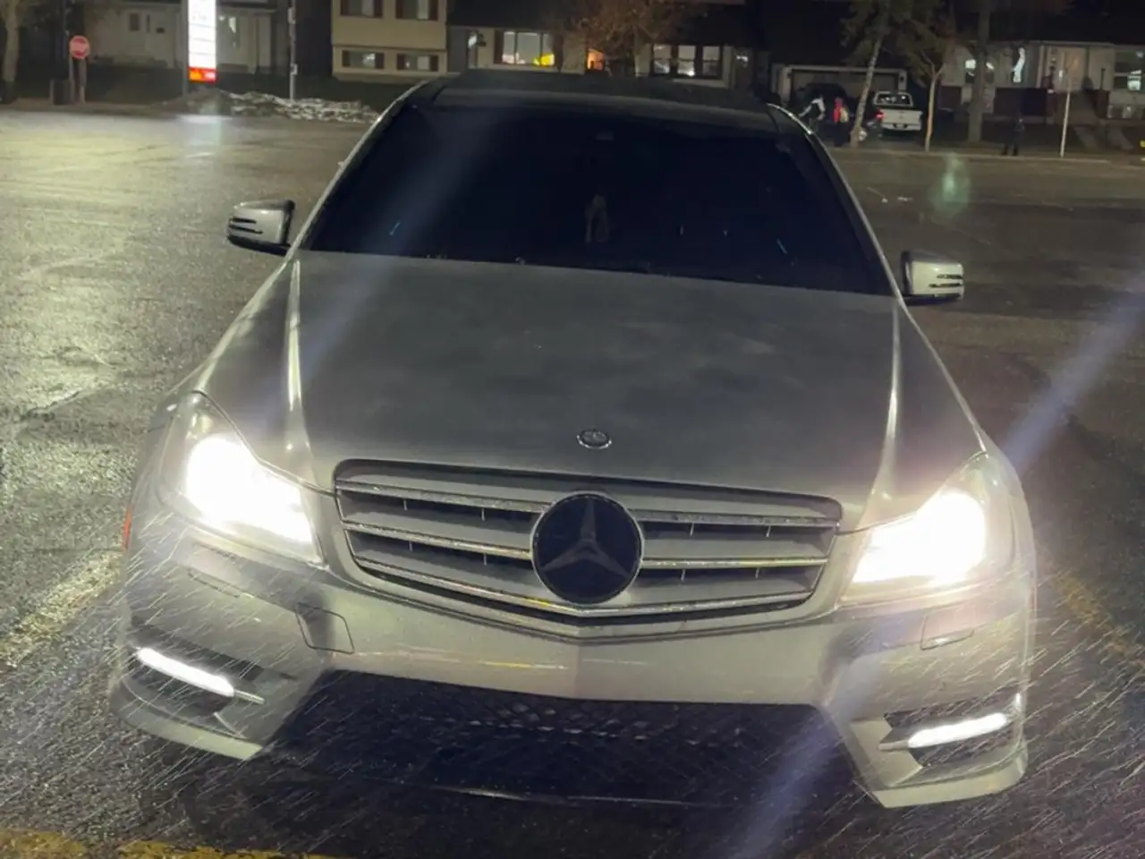 Mercedes-Benz C-Class снимка Mercedes-Benz C-Class