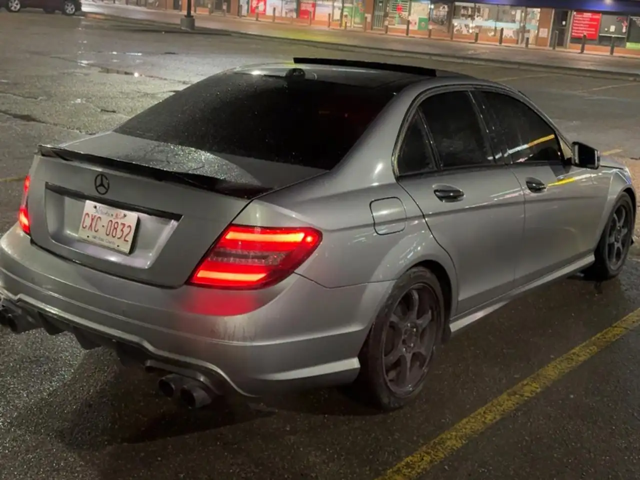 Mercedes-Benz C-Class снимка Mercedes-Benz C-Class