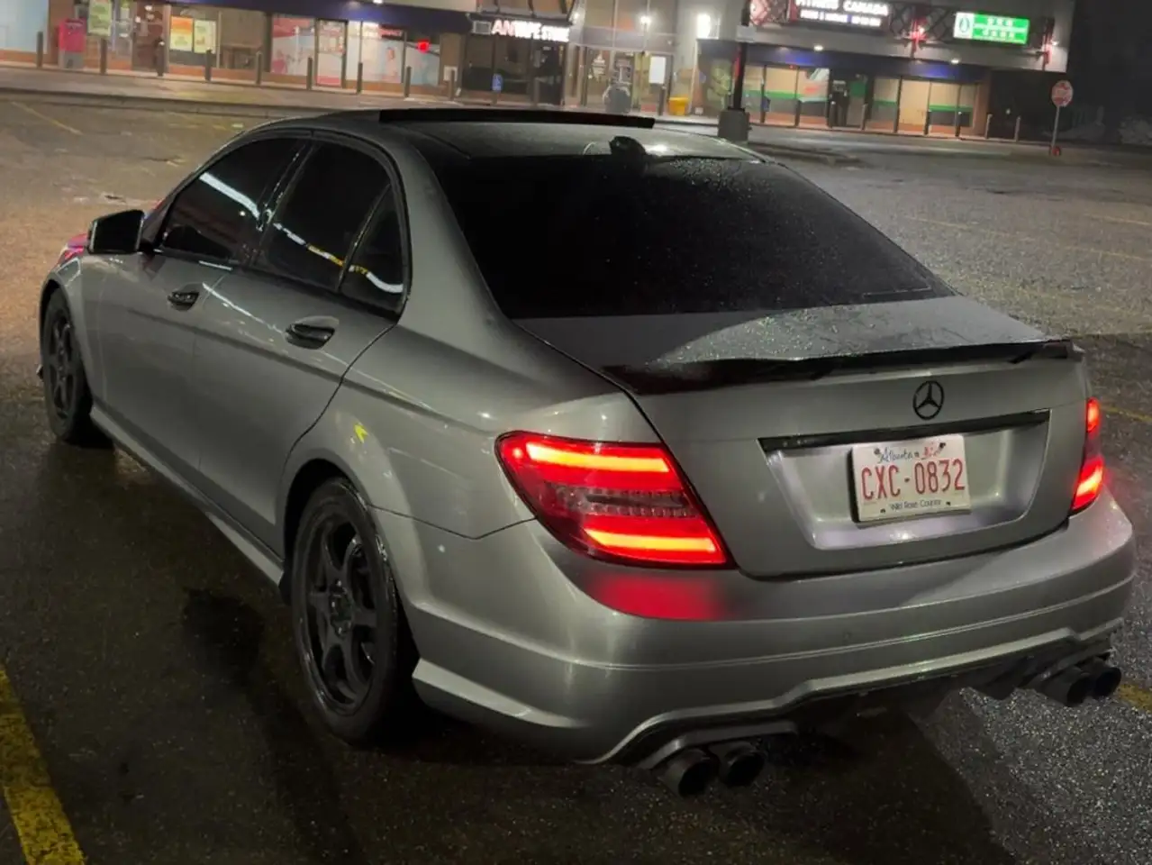 Mercedes-Benz C-Class снимка Mercedes-Benz C-Class