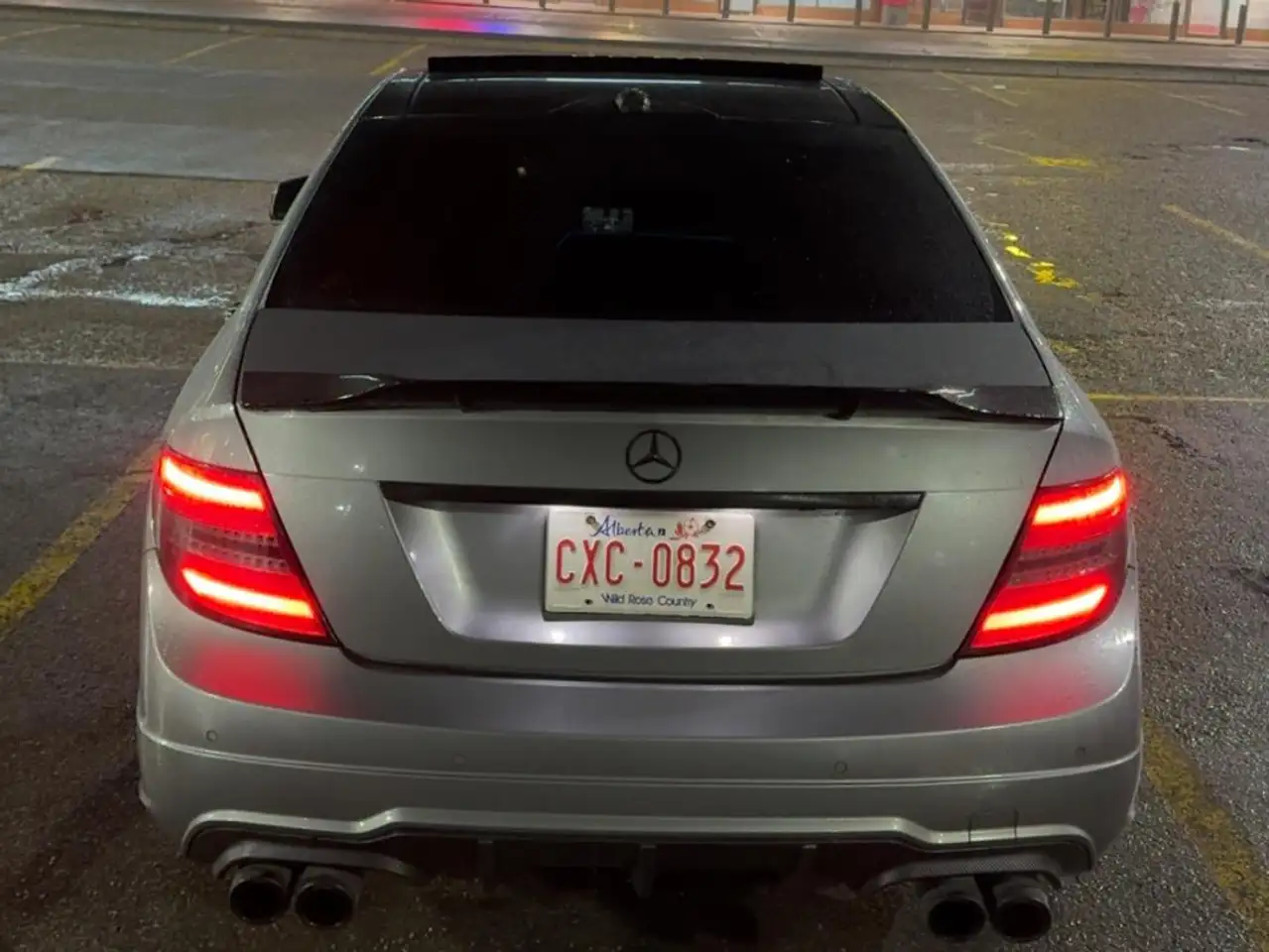Mercedes-Benz C-Class снимка Mercedes-Benz C-Class
