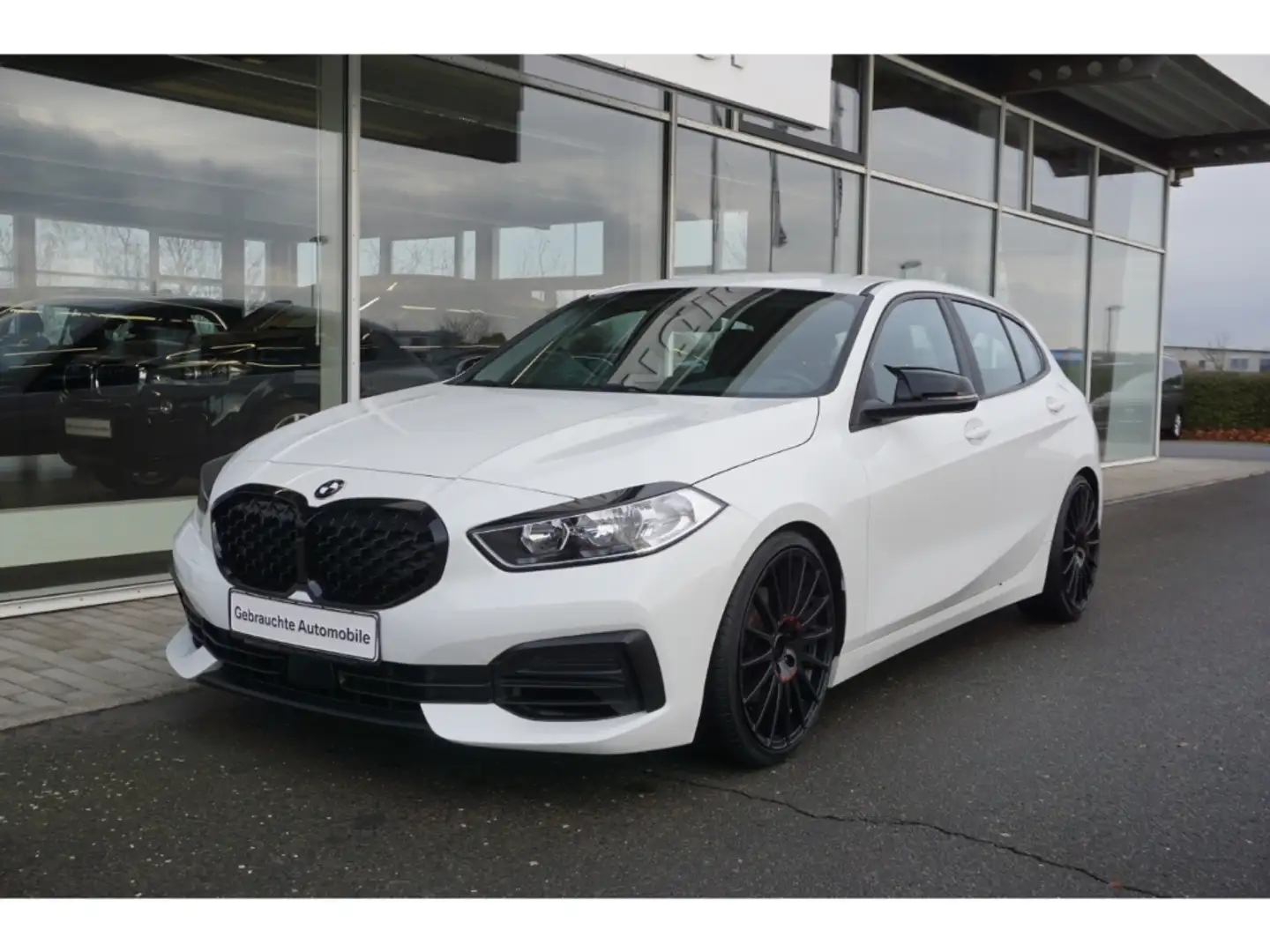 BMW 118 i Limousine Blanc - 1