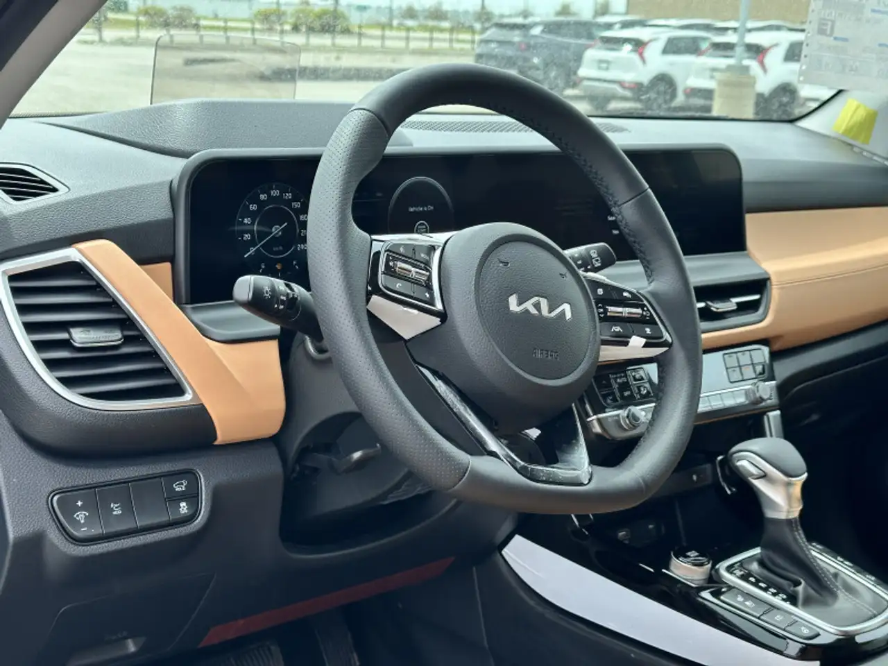 Kia Seltos снимка Kia Seltos