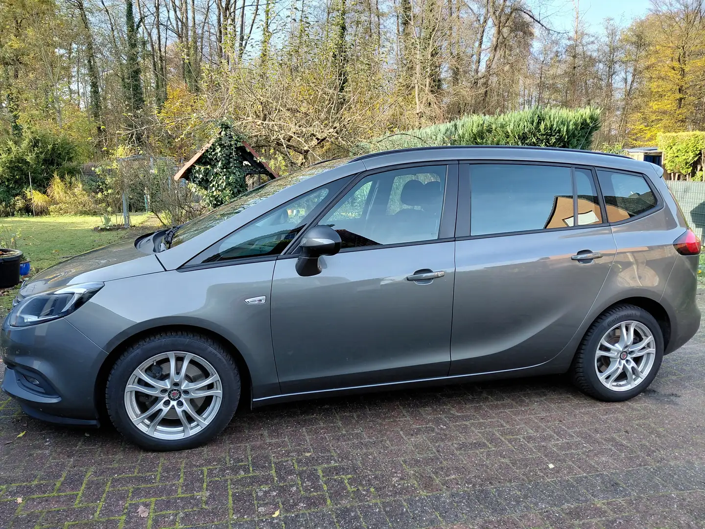 Opel Zafira Tourer Zafira Tourer 2.0 CDTI Automatik Edition Grau - 2