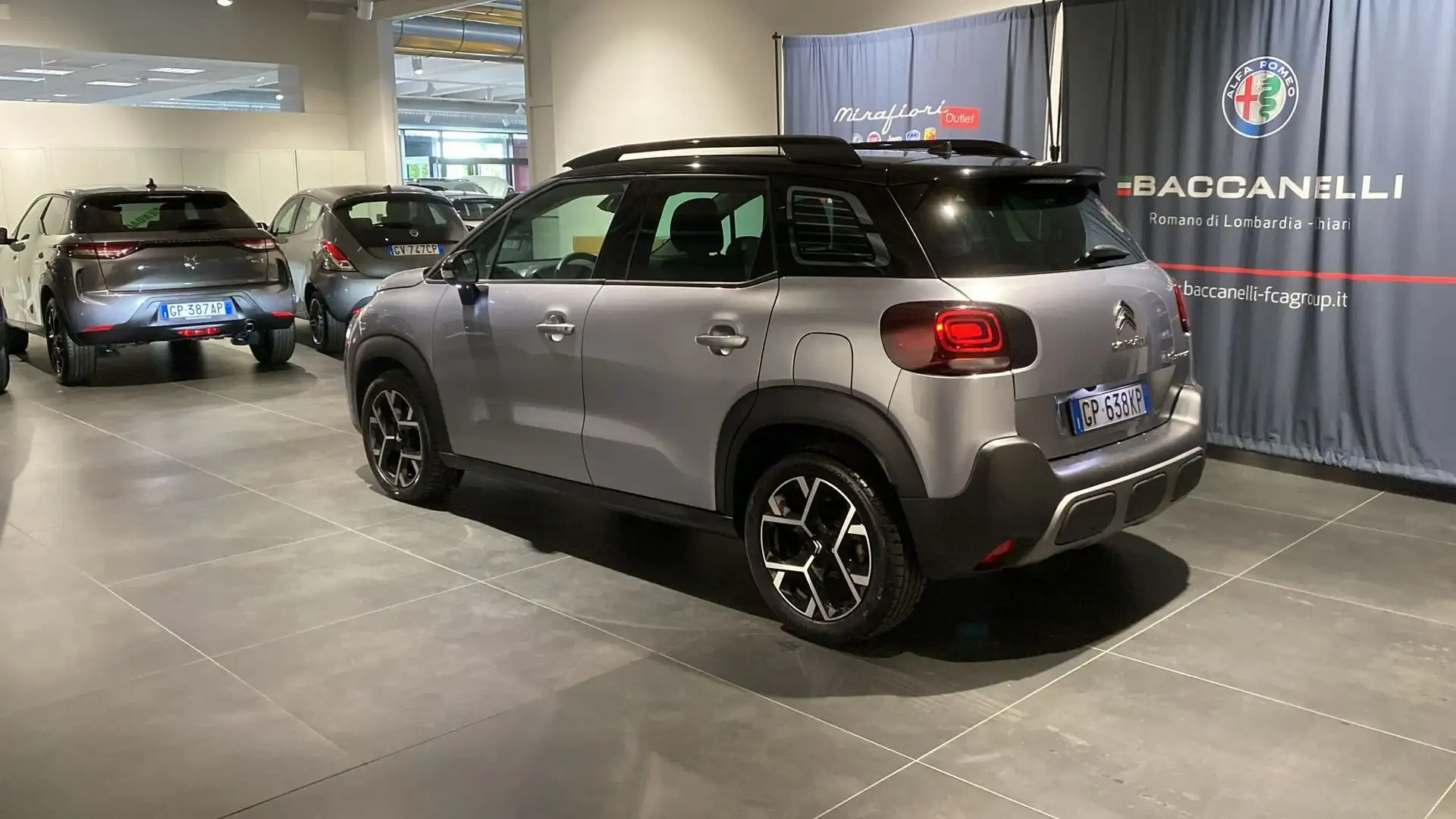 Citroen C3 Aircross PureTech 130 S&S EAT6 Shine Pack Šedá - 2