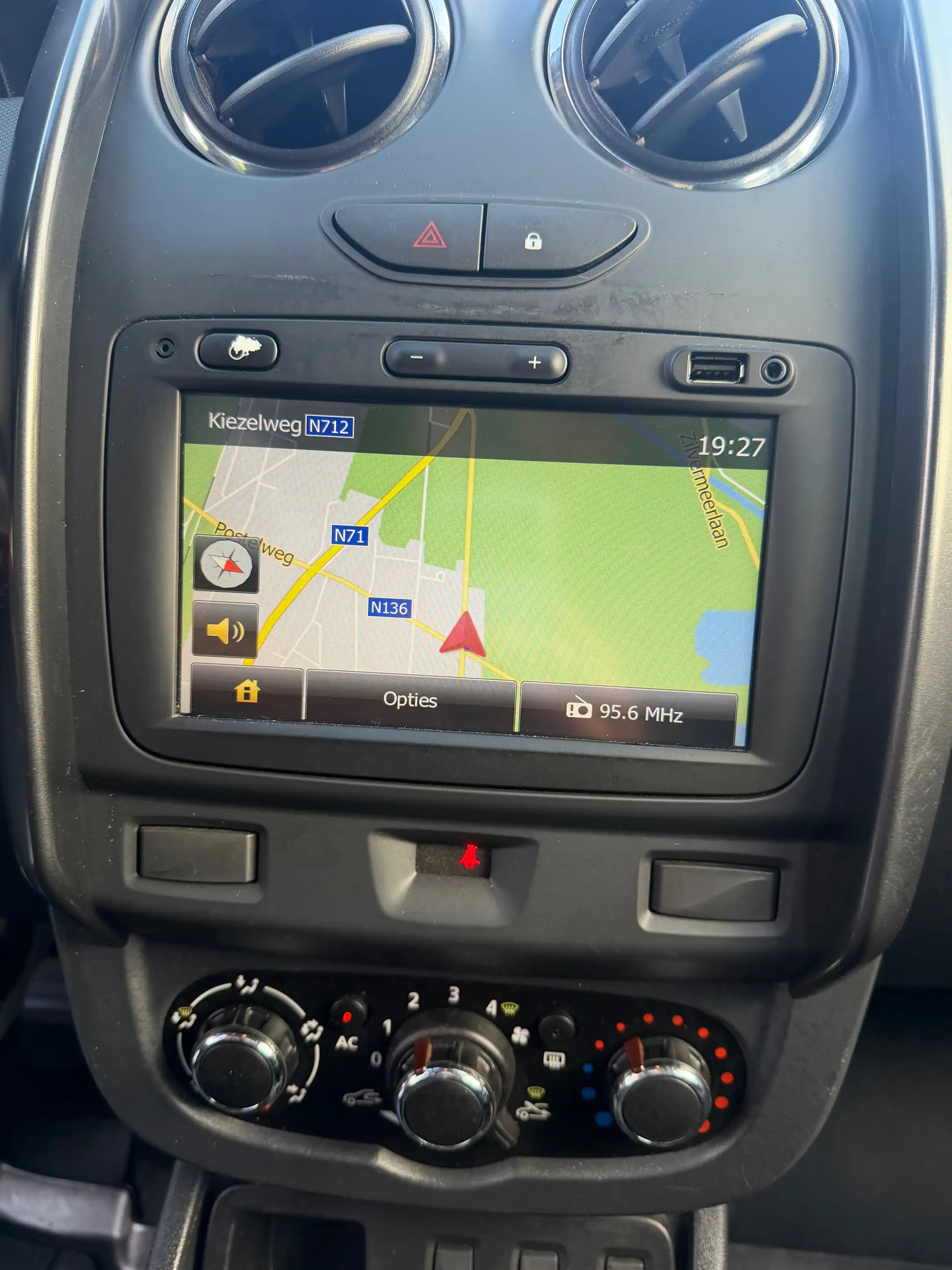 Dacia Duster Duster 1.6i — photo 18