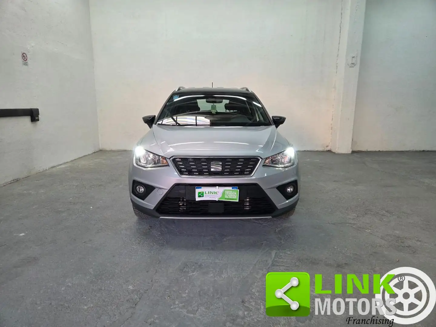 SEAT Arona 1.0 EcoTSI 110 CV DSG XCELLENCE GARANZIA INCLUSA Gris - 2