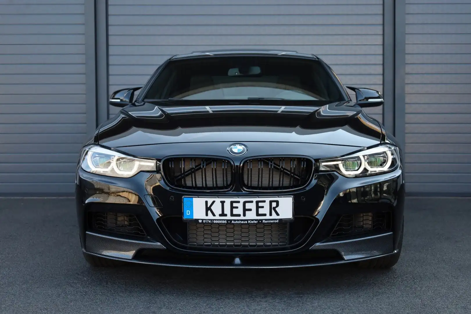 BMW 330 i xDrive M/LED/SHZ/APPLE/Schiebedach/KAMERA Schwarz - 2