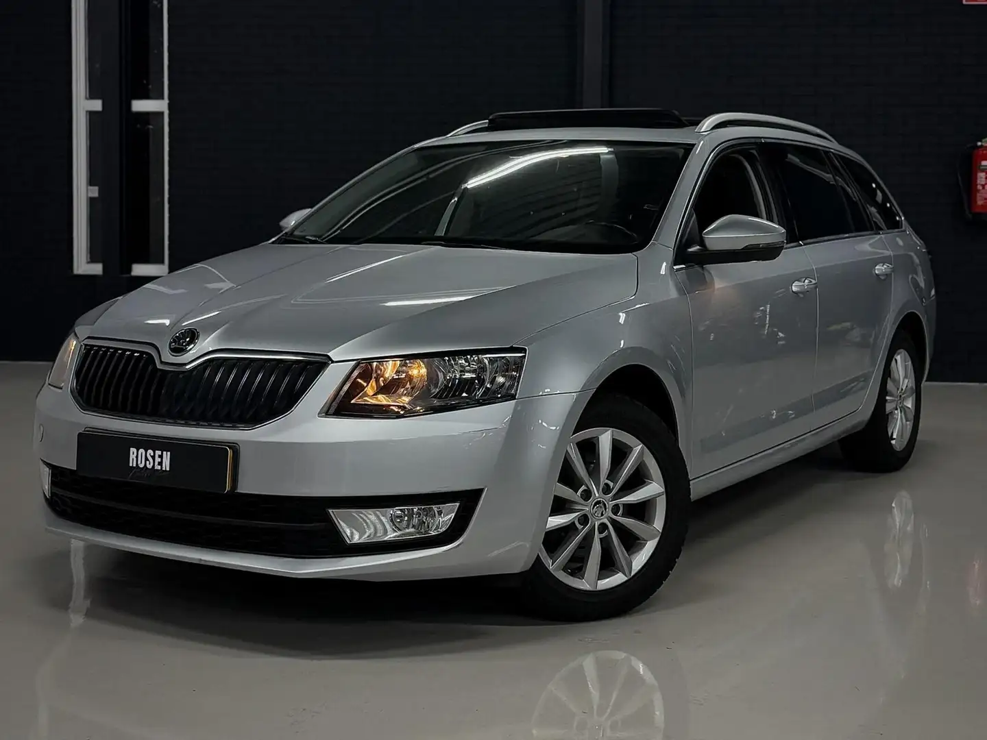 Skoda Octavia Combi 1.0 TSI Greentech Ambition Business Grijs - 1