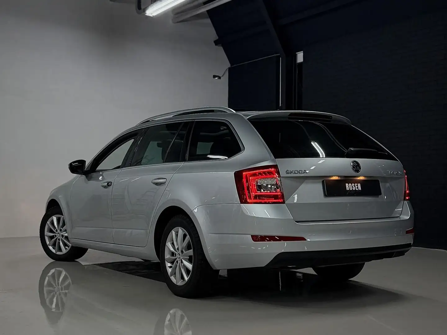 Skoda Octavia Combi 1.0 TSI Greentech Ambition Business Grijs - 2