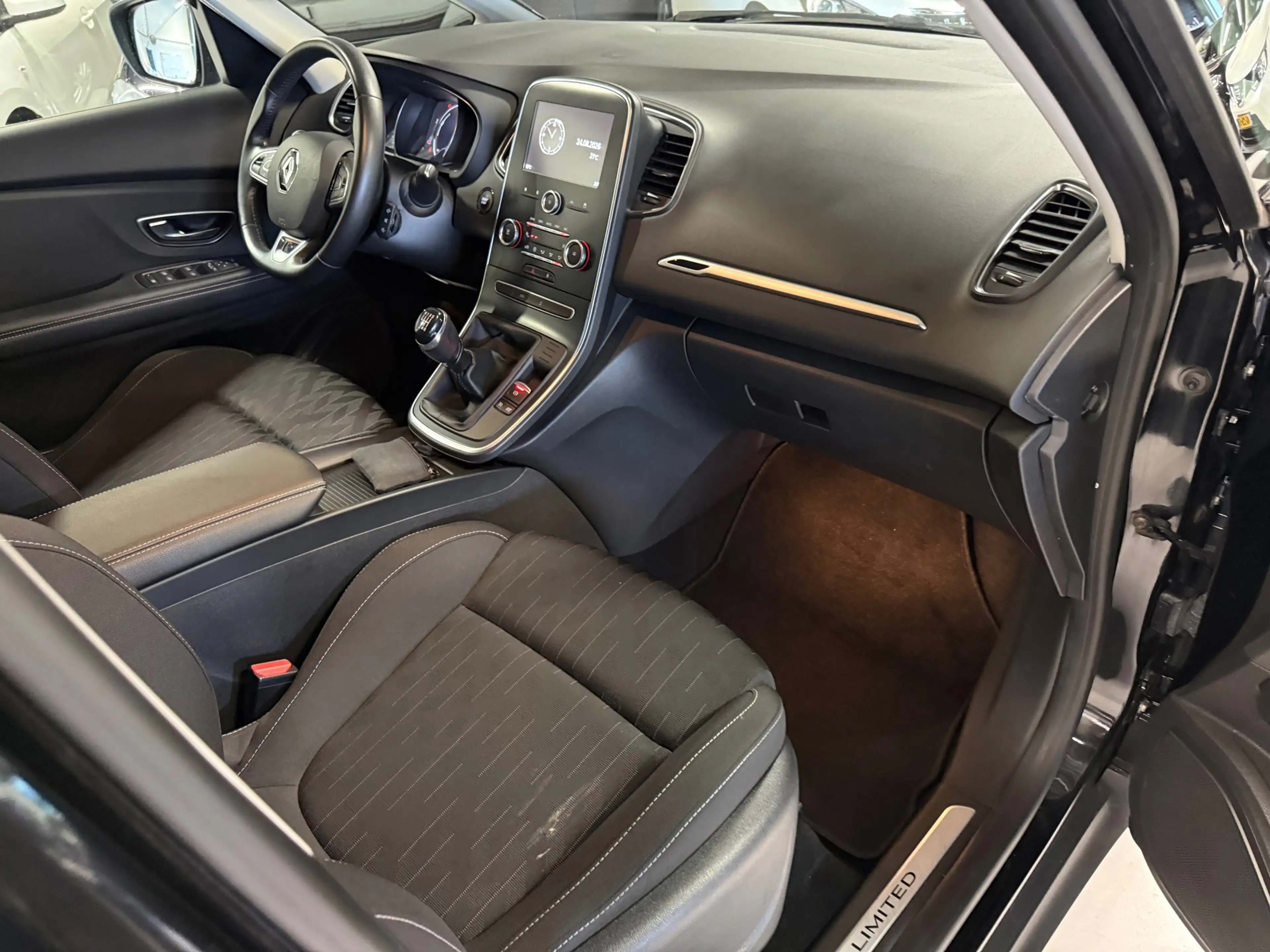 Renault Scenic 1.3 140PK TCe Limited 2019|Trekhaak| Navigatiesyst — photo 7