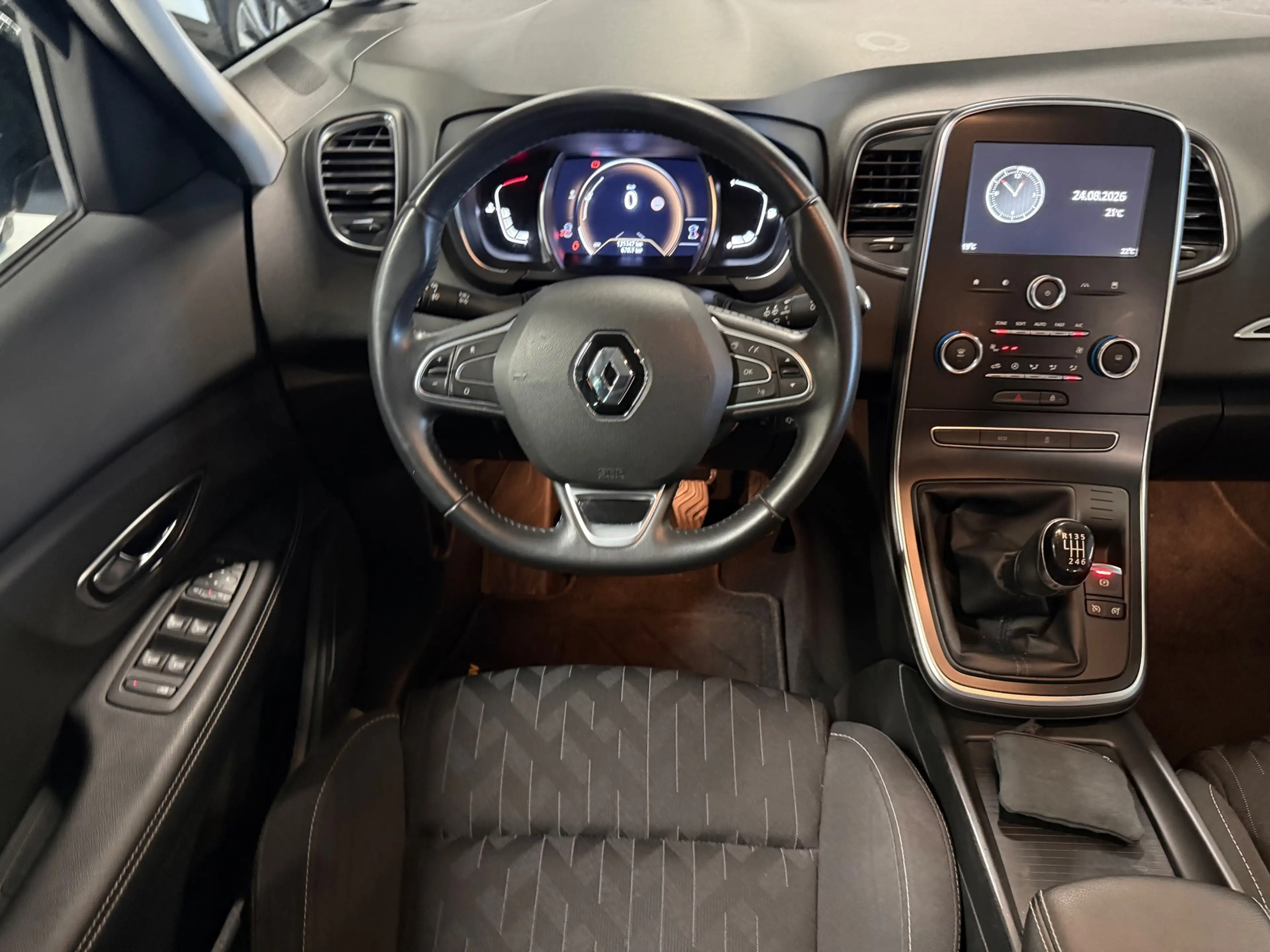 Renault Scenic 1.3 140PK TCe Limited 2019|Trekhaak| Navigatiesyst — photo 11