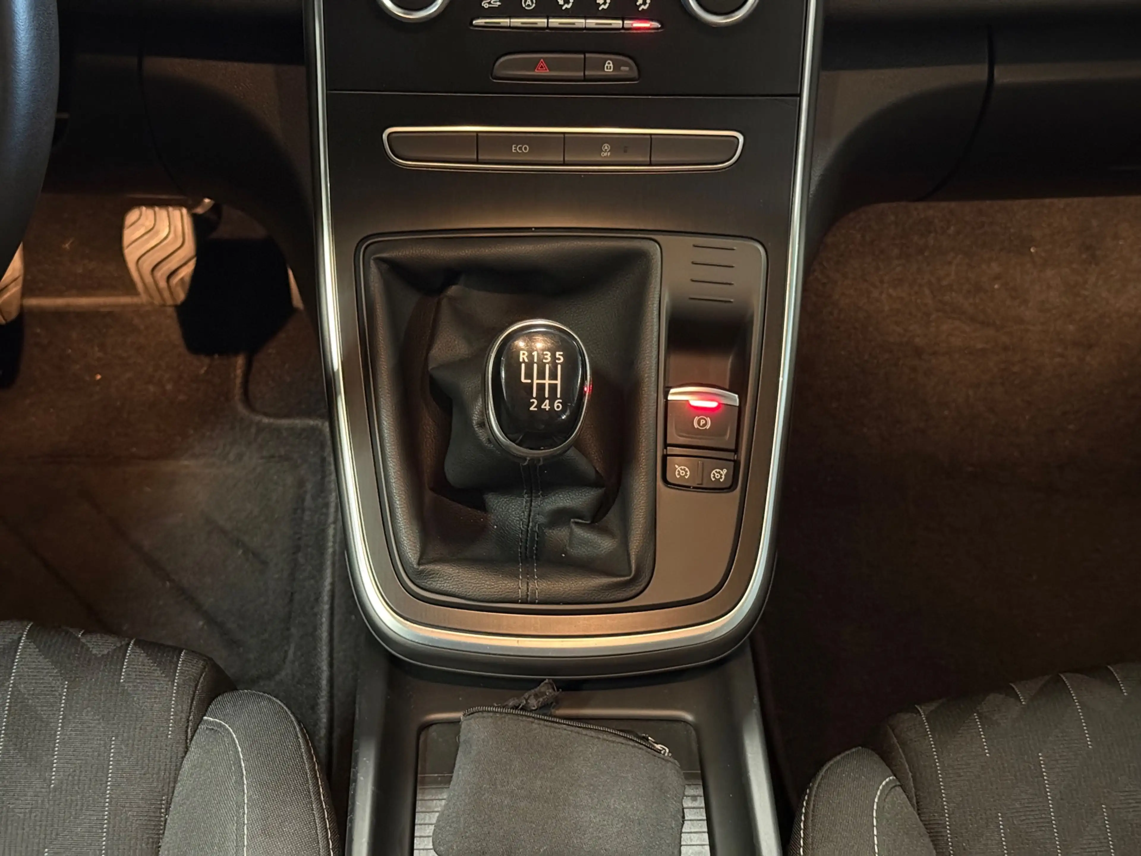 Renault Scenic 1.3 140PK TCe Limited 2019|Trekhaak| Navigatiesyst — photo 13