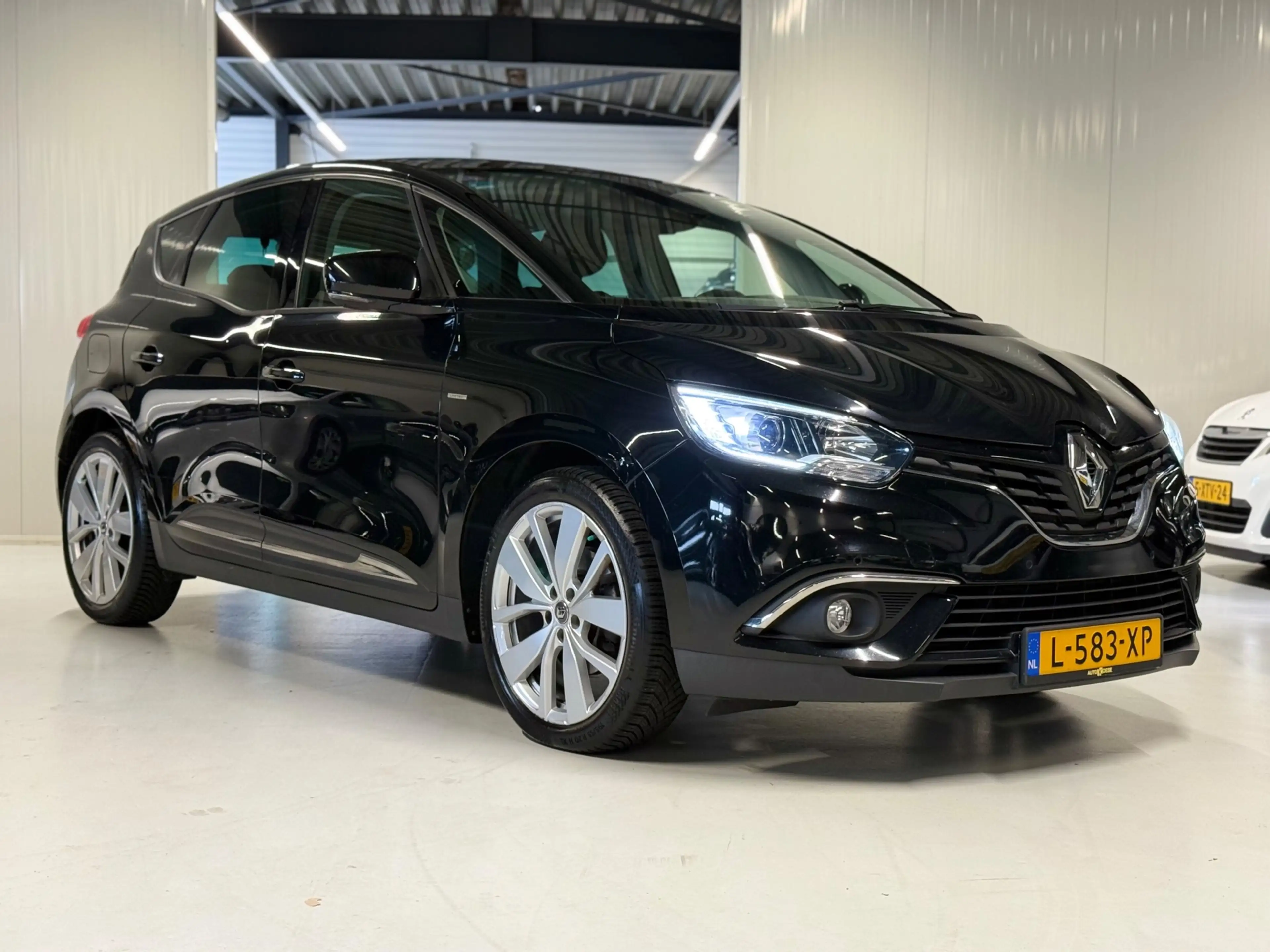 Renault Scenic 1.3 140PK TCe Limited 2019|Trekhaak| Navigatiesyst — photo 4