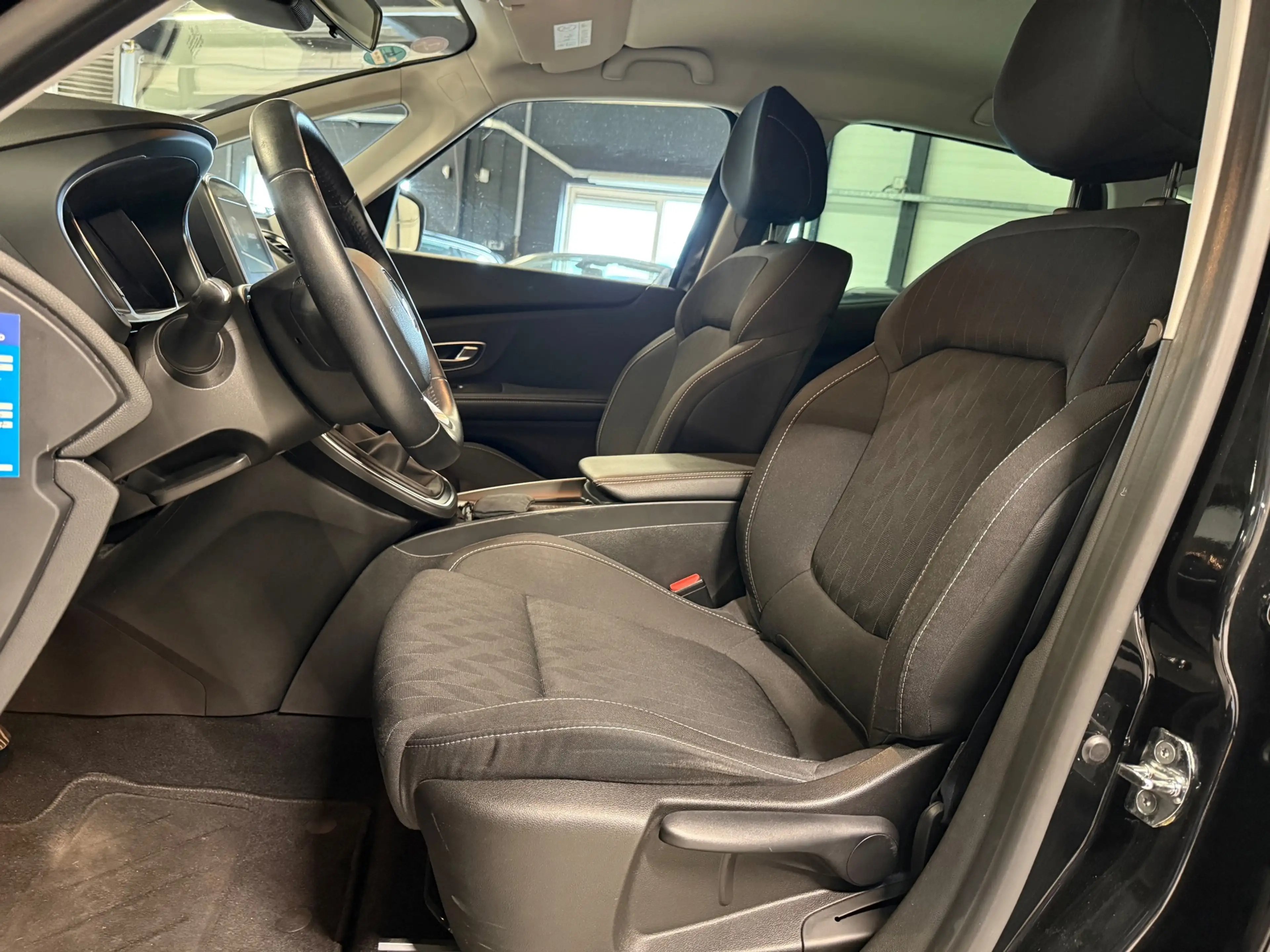 Renault Scenic 1.3 140PK TCe Limited 2019|Trekhaak| Navigatiesyst — photo 6