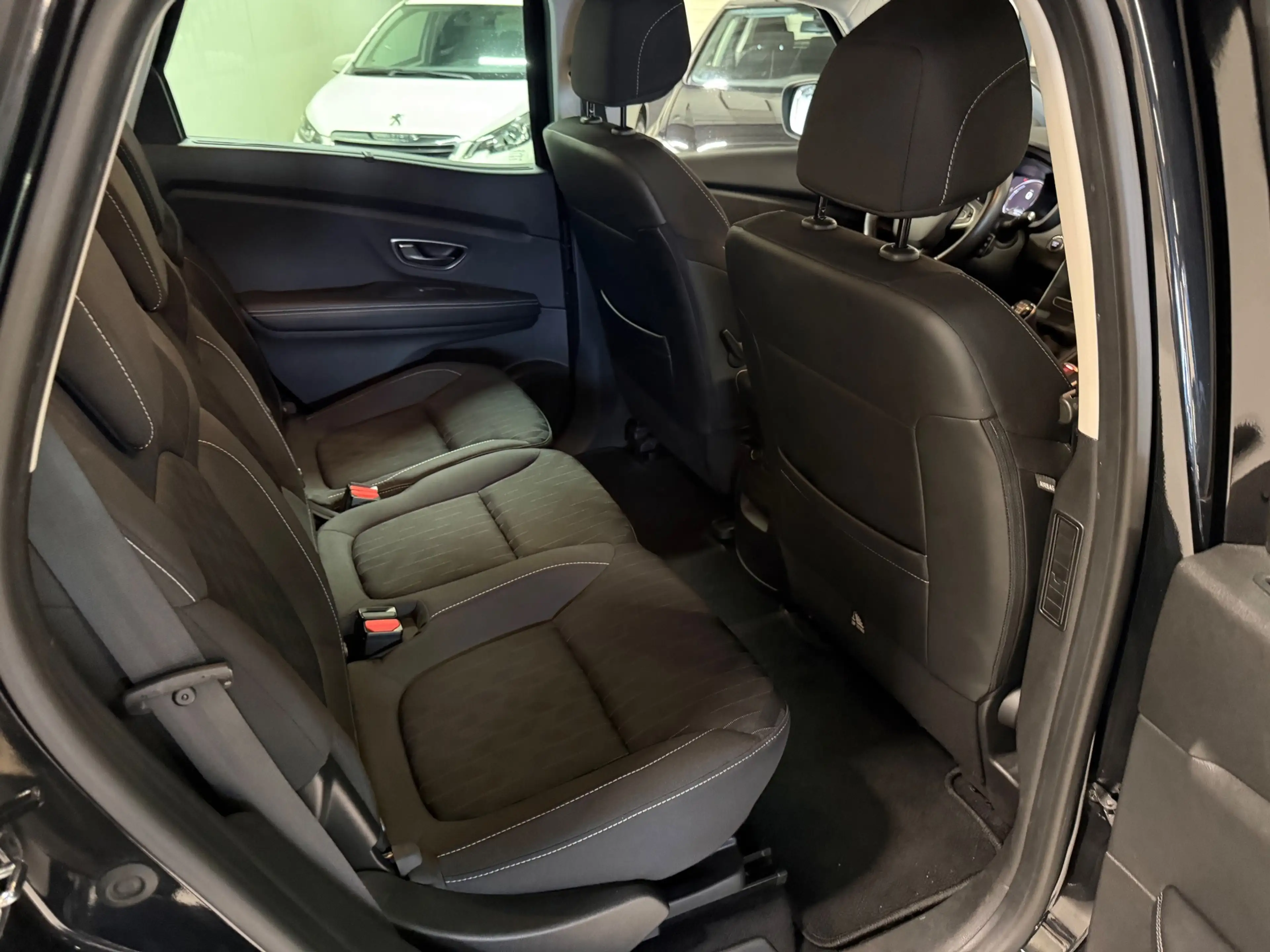 Renault Scenic 1.3 140PK TCe Limited 2019|Trekhaak| Navigatiesyst — photo 8