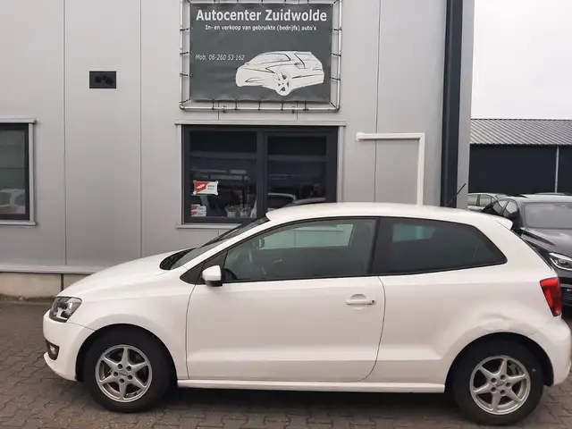 Volkswagen Polo view 2