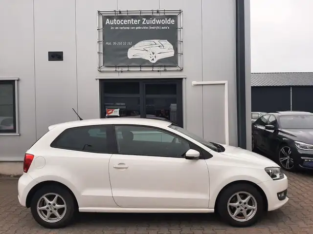 Volkswagen Polo view 4