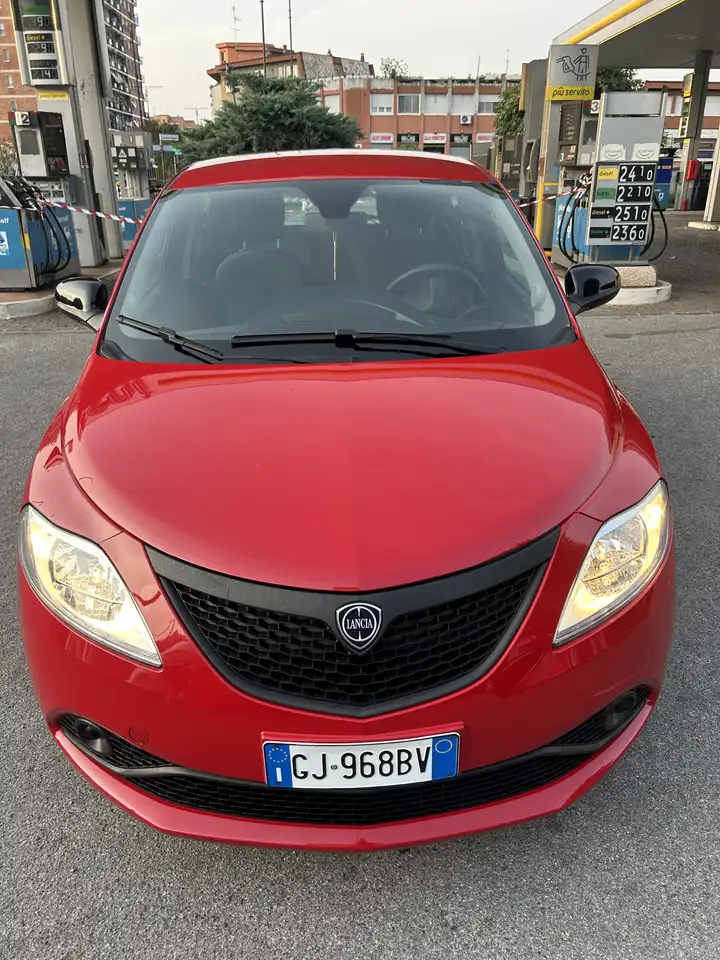 Lancia Ypsilon