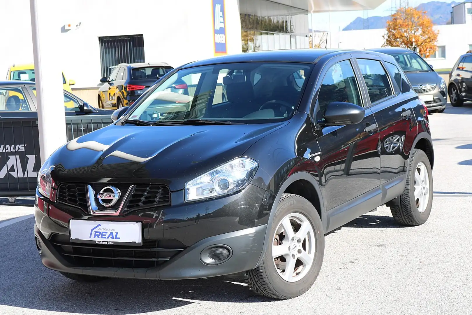 Nissan Qashqai 1,6 16V Visia Start/Stop 2WD Schwarz - 1
