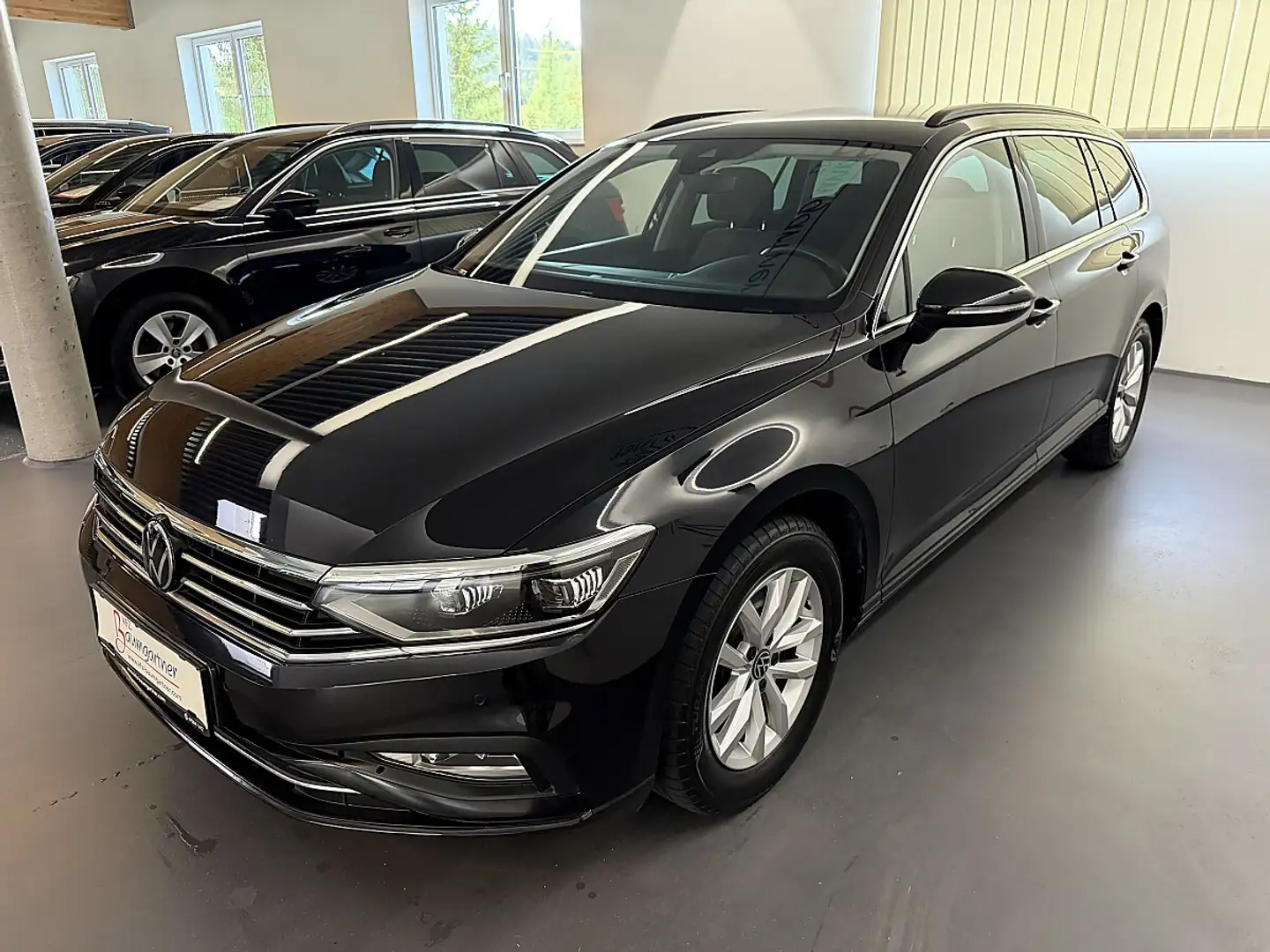 Volkswagen Passat Variant 2,0TDI DSG *Matrix LED*NAVI*ACC*Sitzheizung*Get... Schwarz - 2