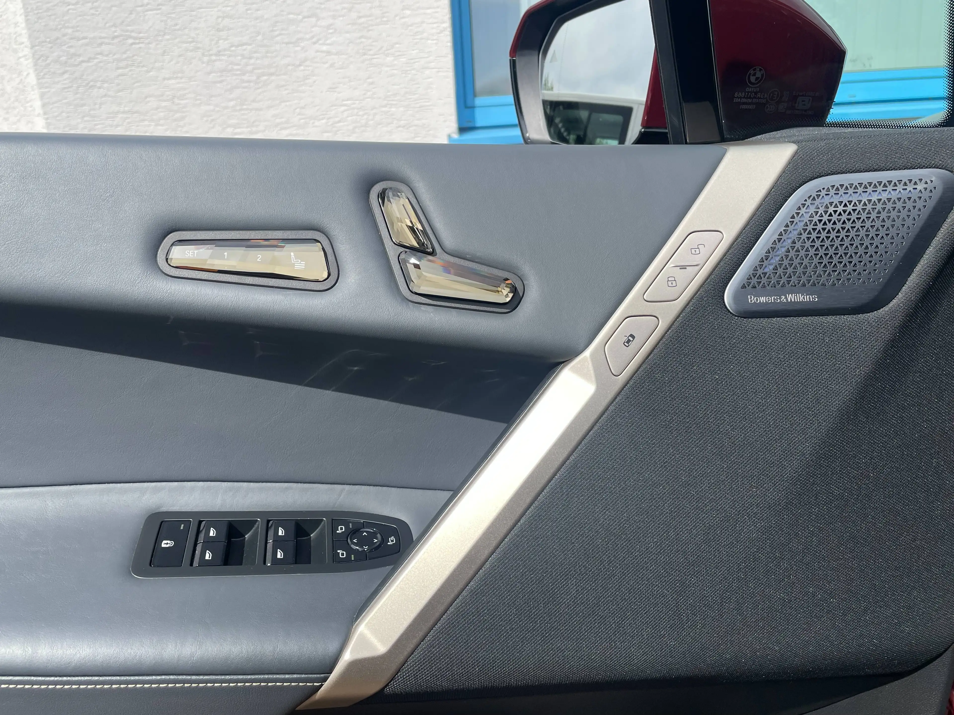 BMW iX 50 Edition Sport Sky Lounge Bowers Wilkins AHK — photo 8