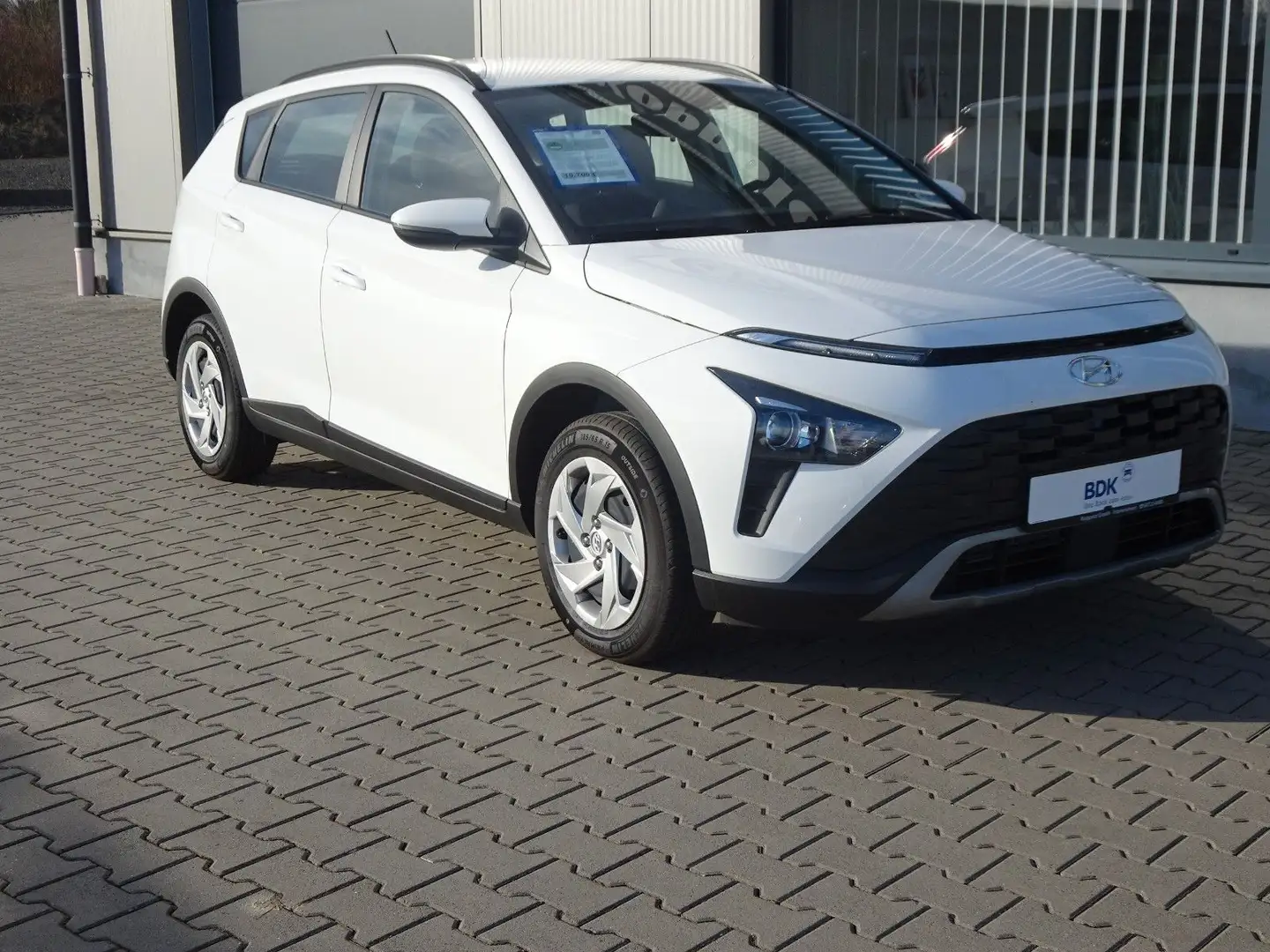 Hyundai BAYON 1,0 T-GDi C omfort Club Weiß - 1