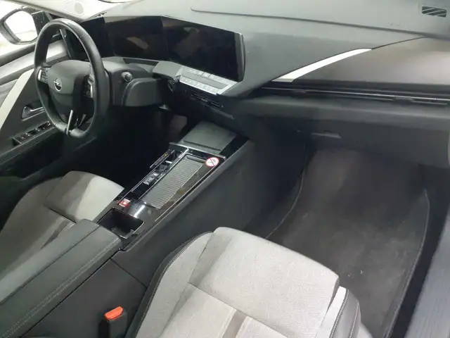 Opel Astra view 9