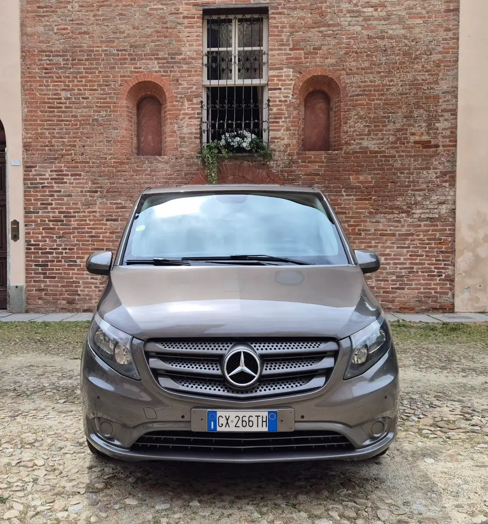 Mercedes-Benz Vito modello V220 4matic 9 posti Hnědá - 1
