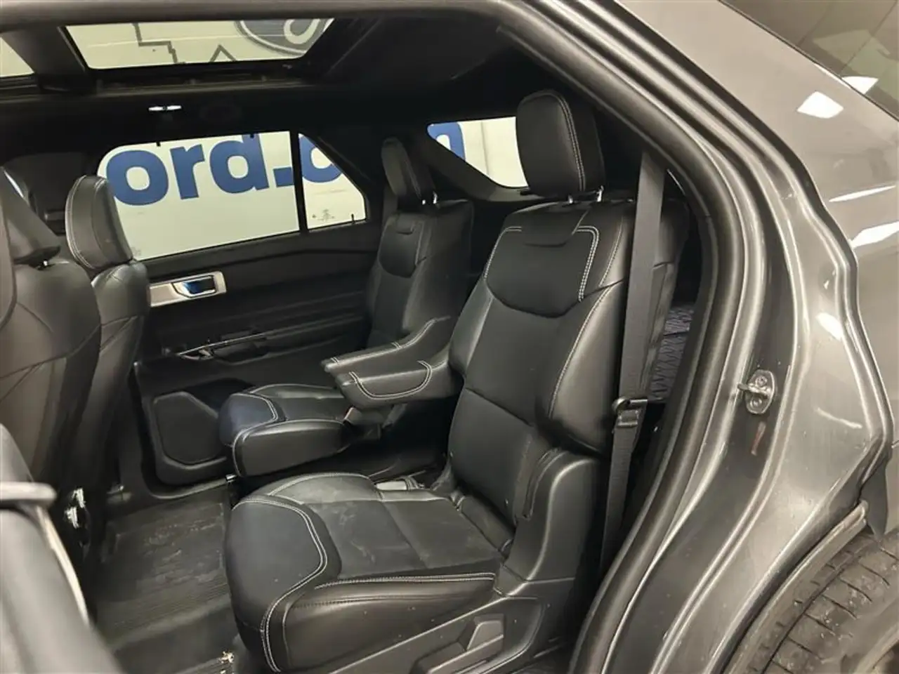 Ford Explorer снимка Ford Explorer