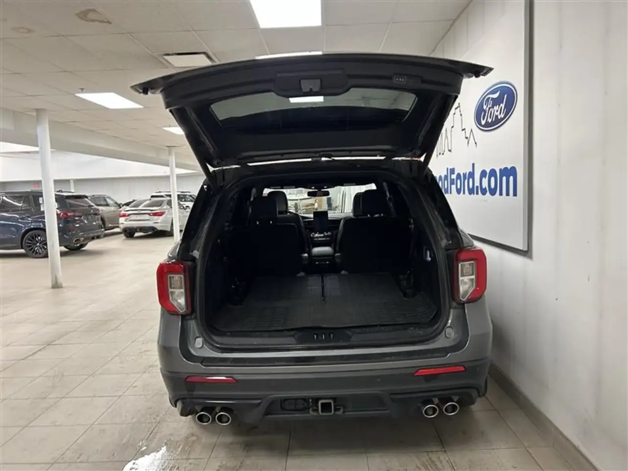 Ford Explorer снимка Ford Explorer