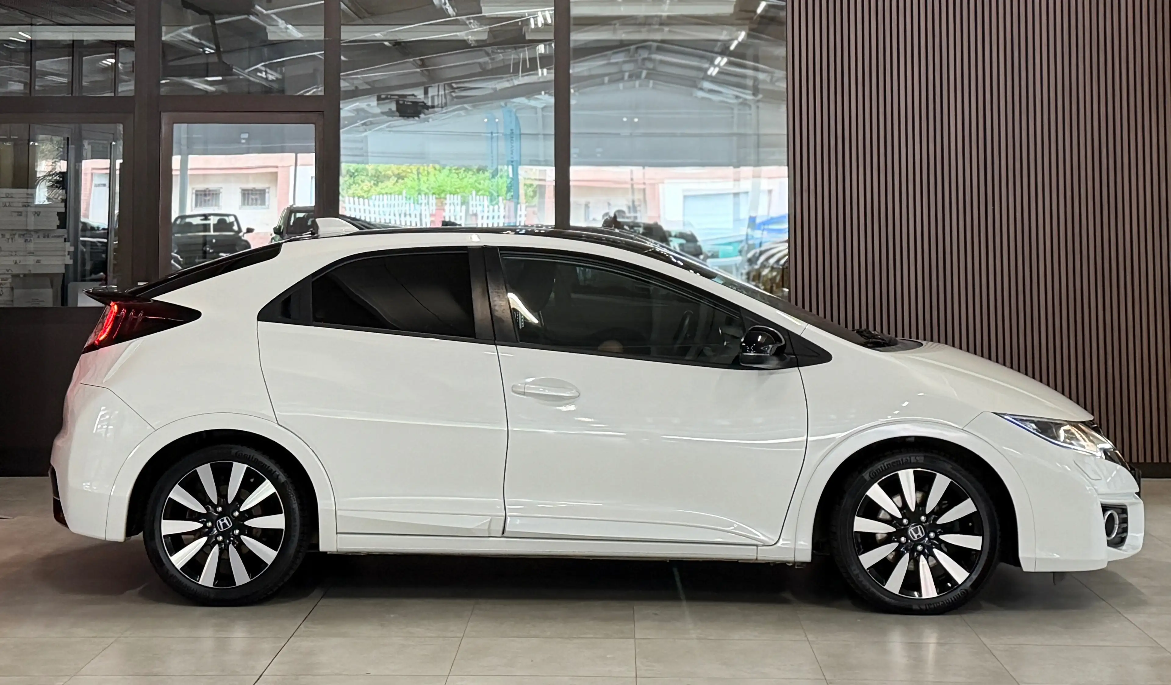 Honda Civic 1.8 Elegance*2.Hand*Navi*Kamera*Scheckheft*Tüv 03/2028 — photo 6