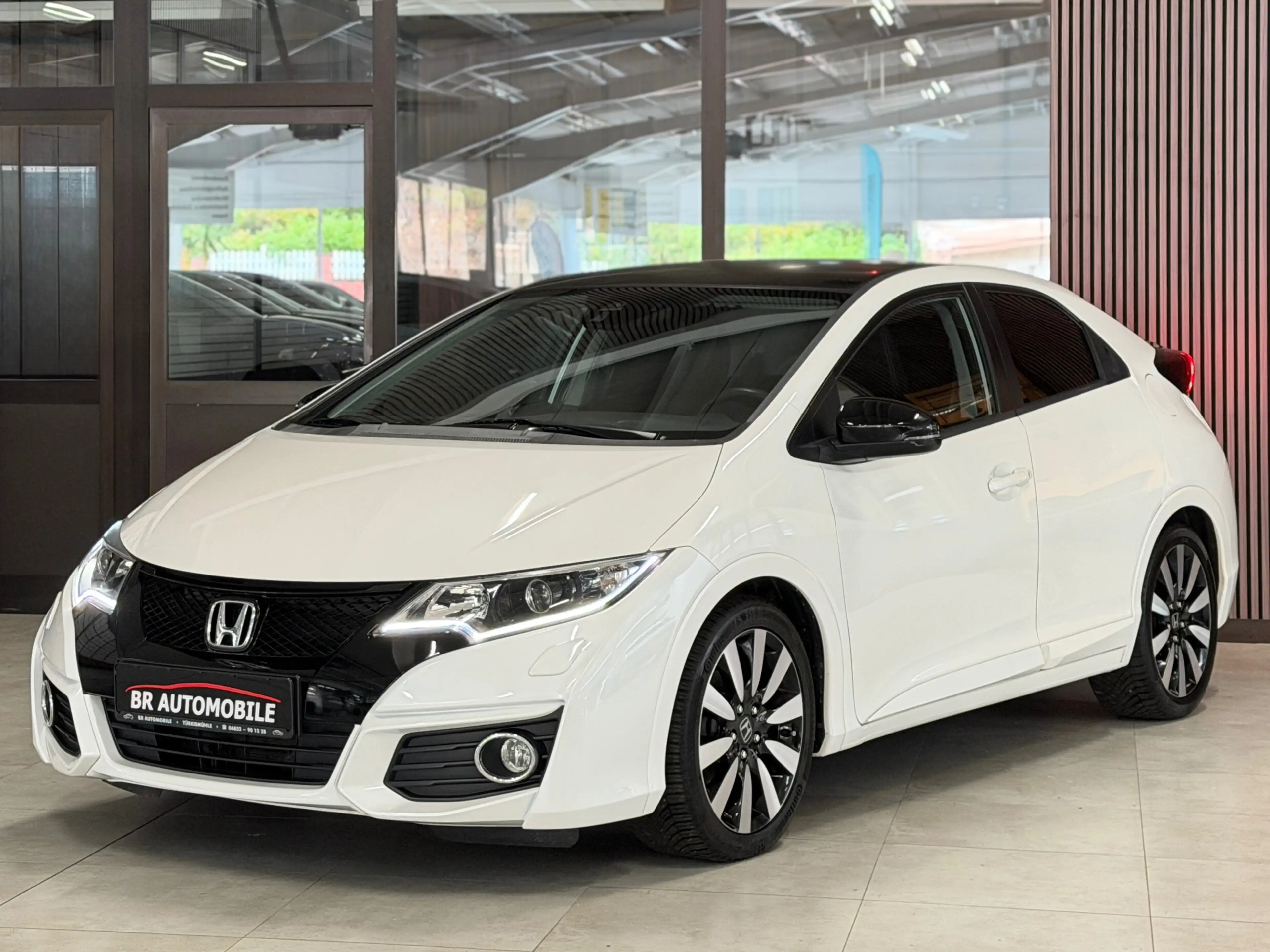 Honda Civic 1.8 Elegance*2.Hand*Navi*Kamera*Scheckheft*Tüv 03/2028 — photo 2
