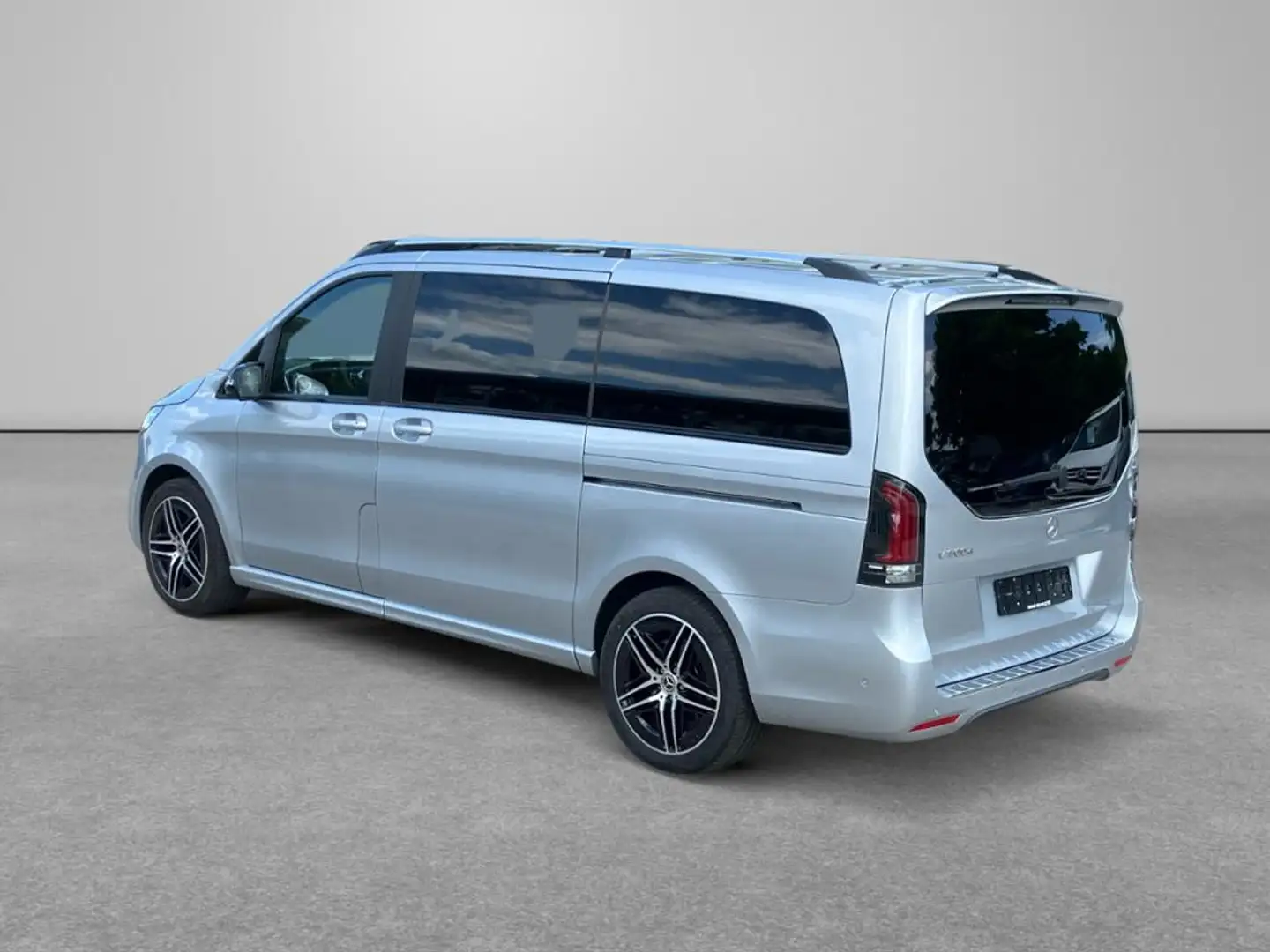 Mercedes-Benz V 300 d EXCLUSIVE Lang AMG Line+Night Paket Plateado - 2