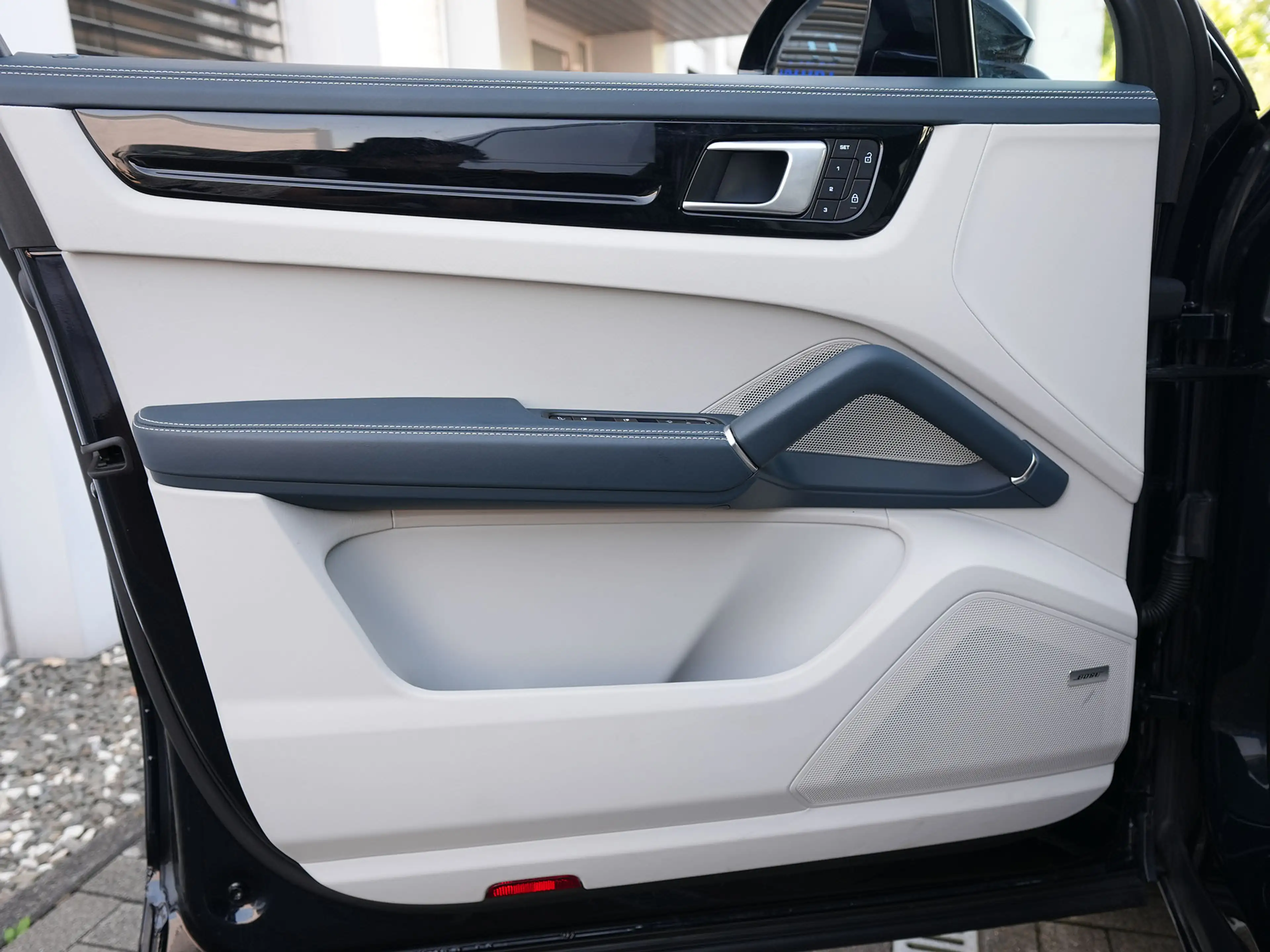 Porsche Cayenne E-Hybrid Coupé SPORTDESIGN-SPORTABGAS.-LUFTF.-PANO-LEDER KREIDE — photo 23