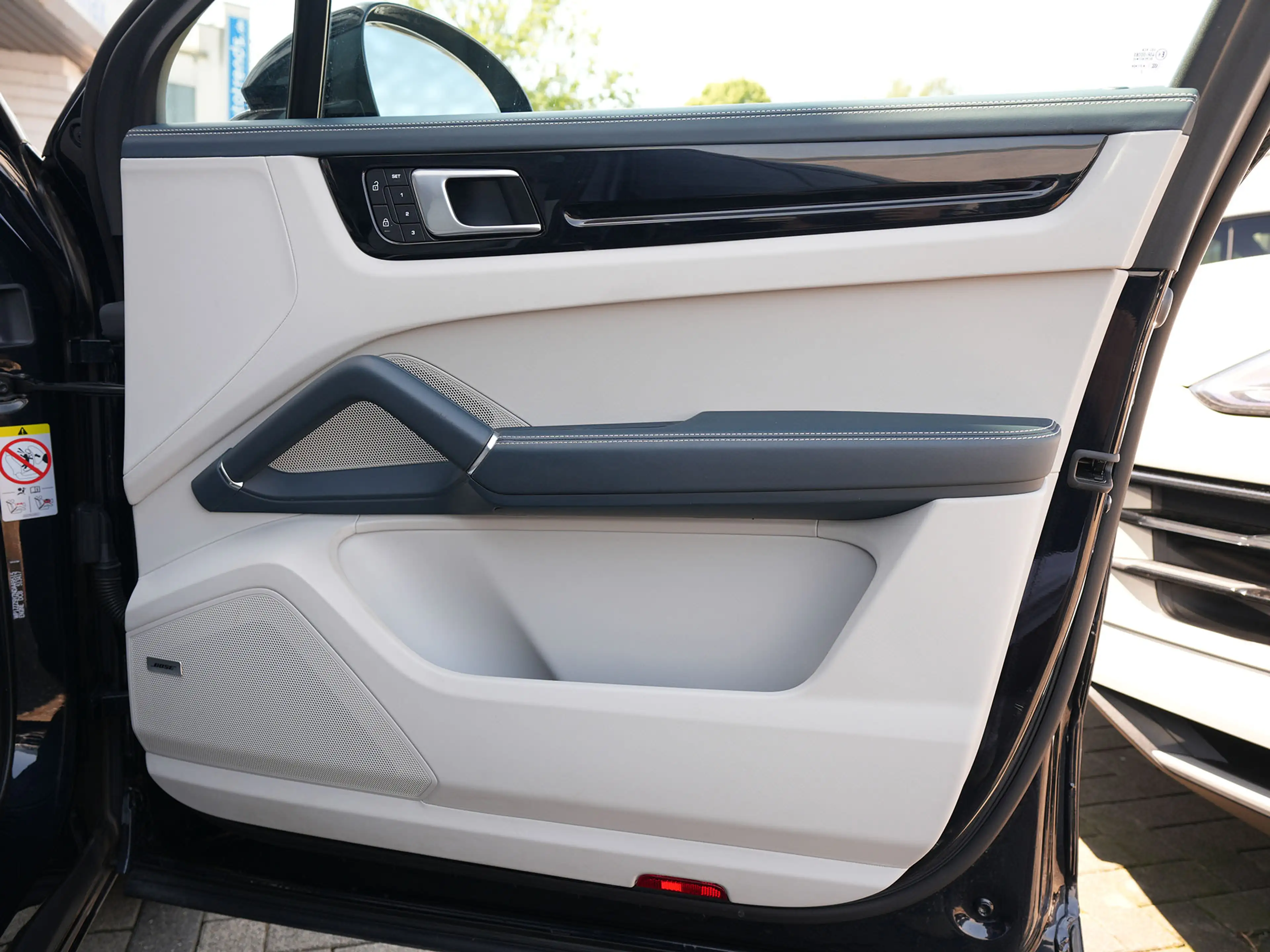 Porsche Cayenne E-Hybrid Coupé SPORTDESIGN-SPORTABGAS.-LUFTF.-PANO-LEDER KREIDE — photo 29