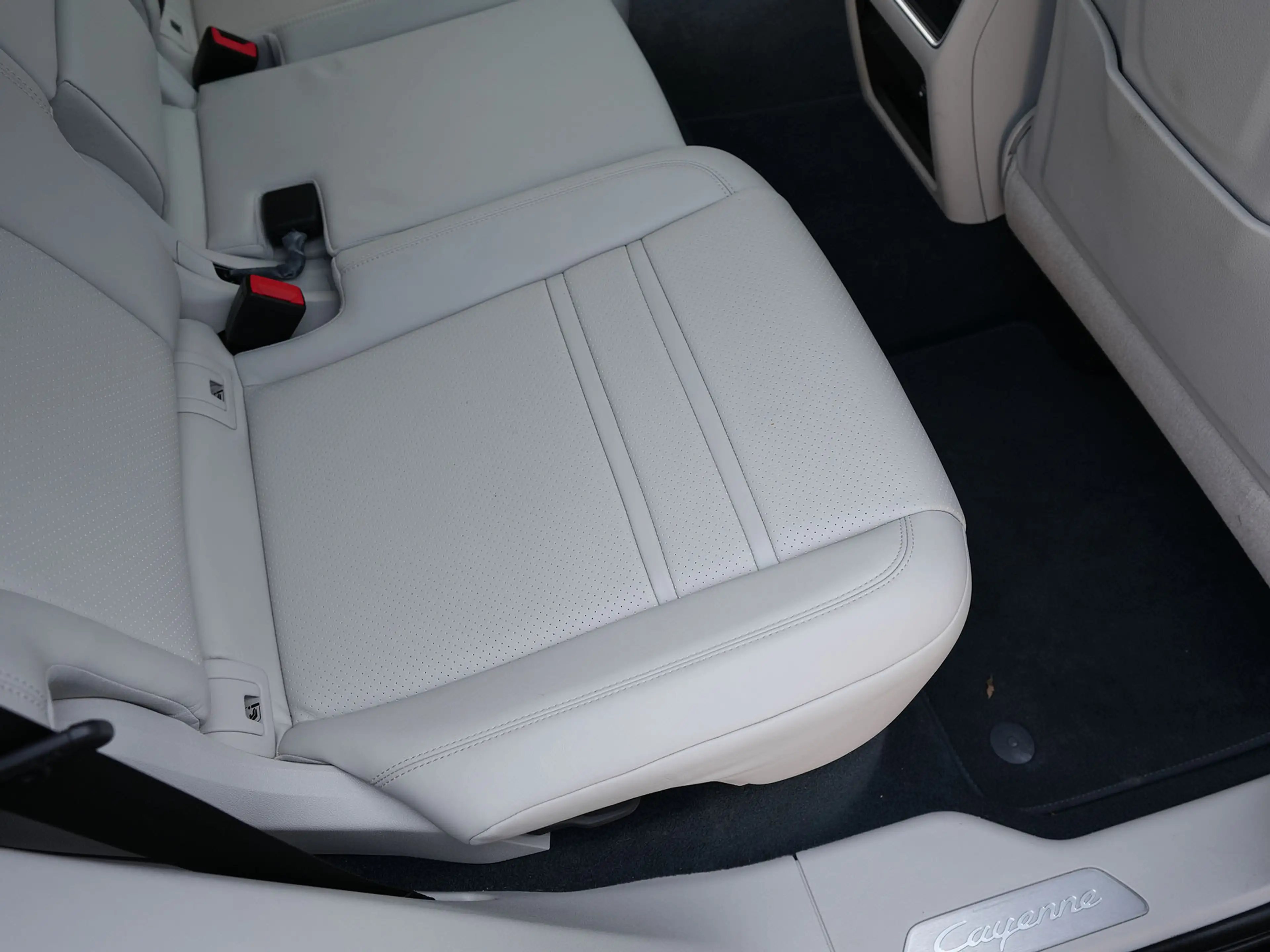 Porsche Cayenne E-Hybrid Coupé SPORTDESIGN-SPORTABGAS.-LUFTF.-PANO-LEDER KREIDE — photo 41