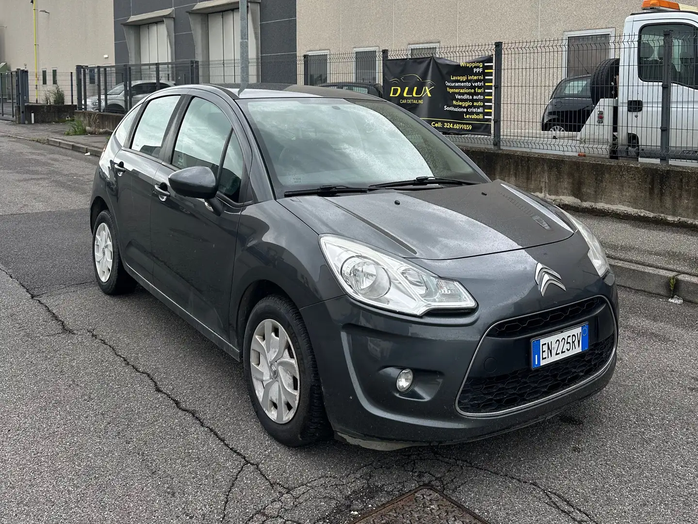 Citroen DS3 DS3 1.4 hdi Chic 70cv Srebrny - 1